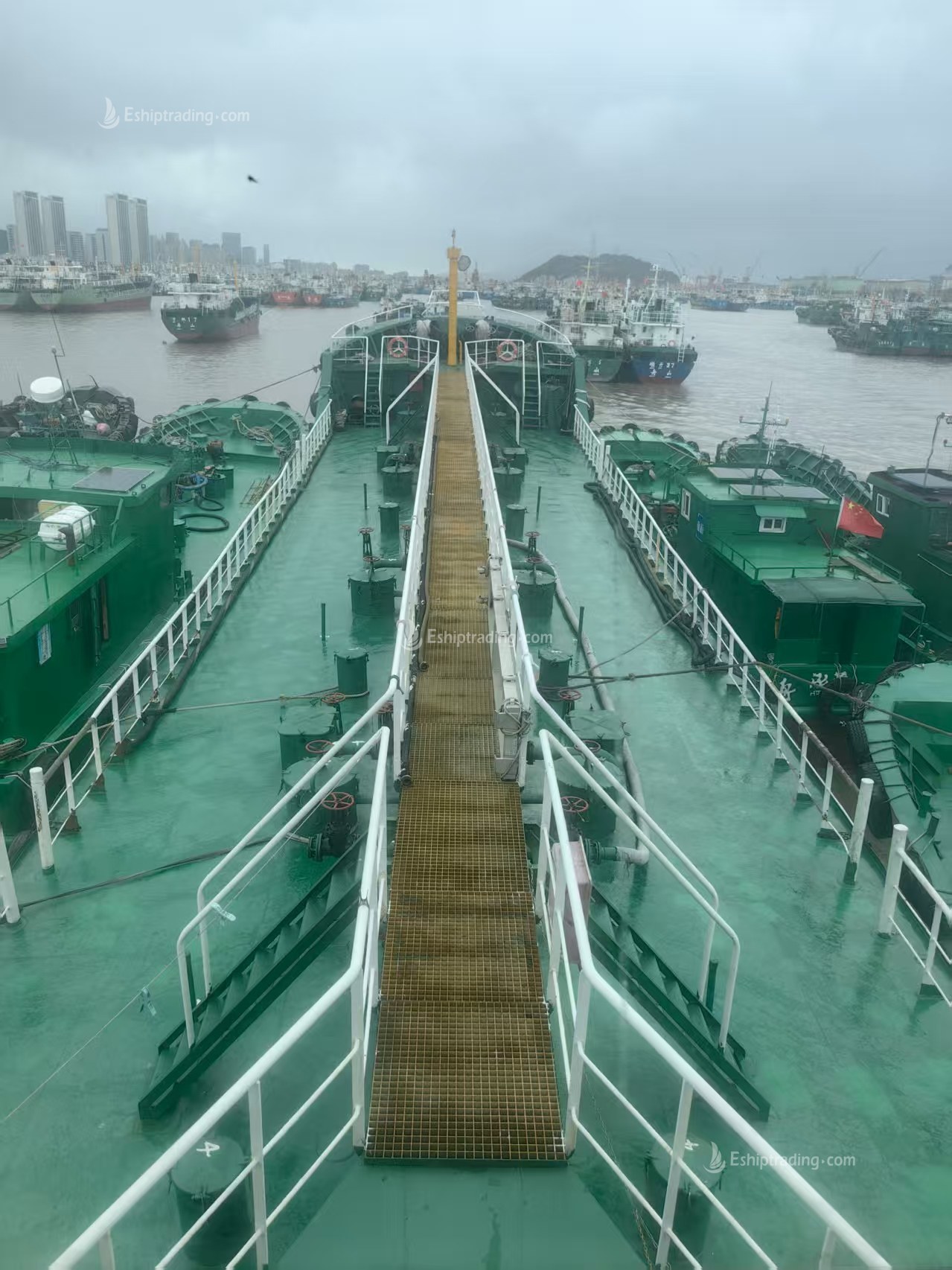 880 T Product Oil Tanker For Sale