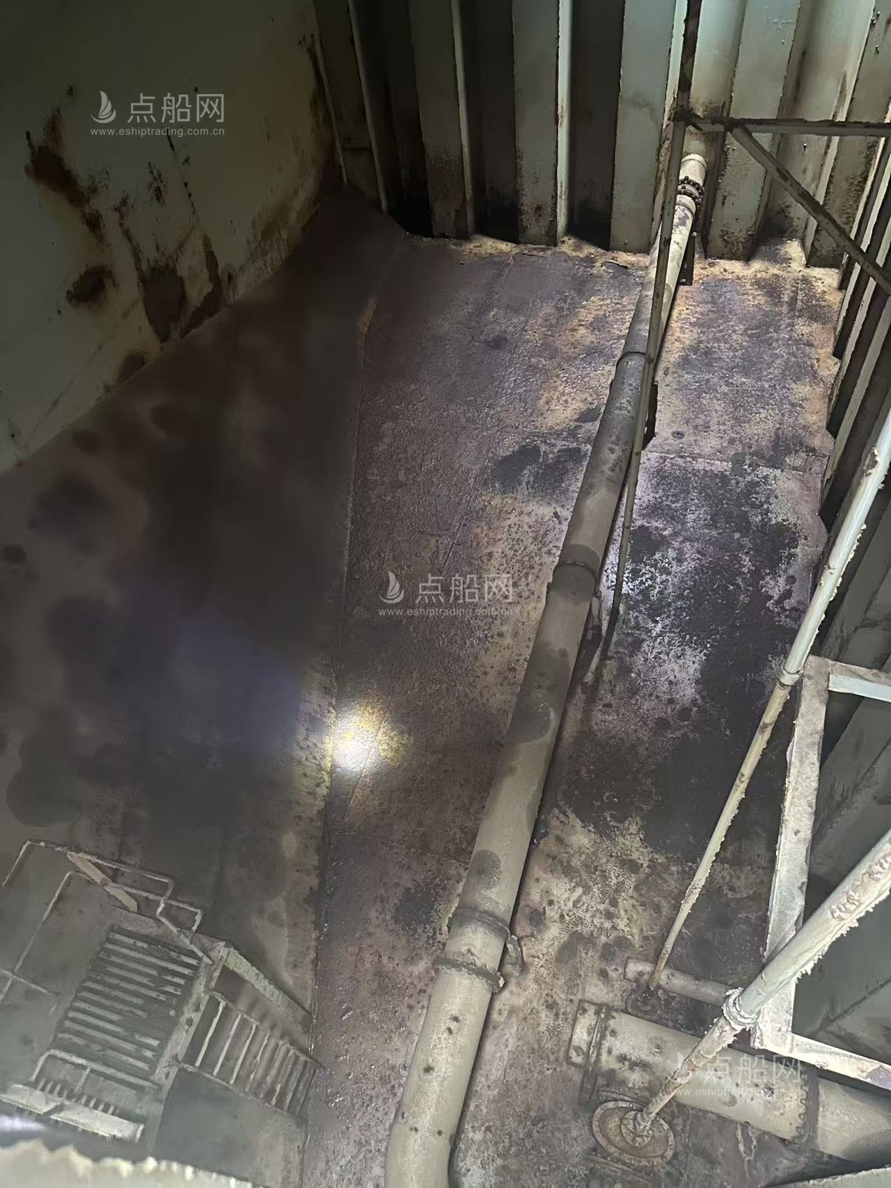 出售10500吨成品油船
