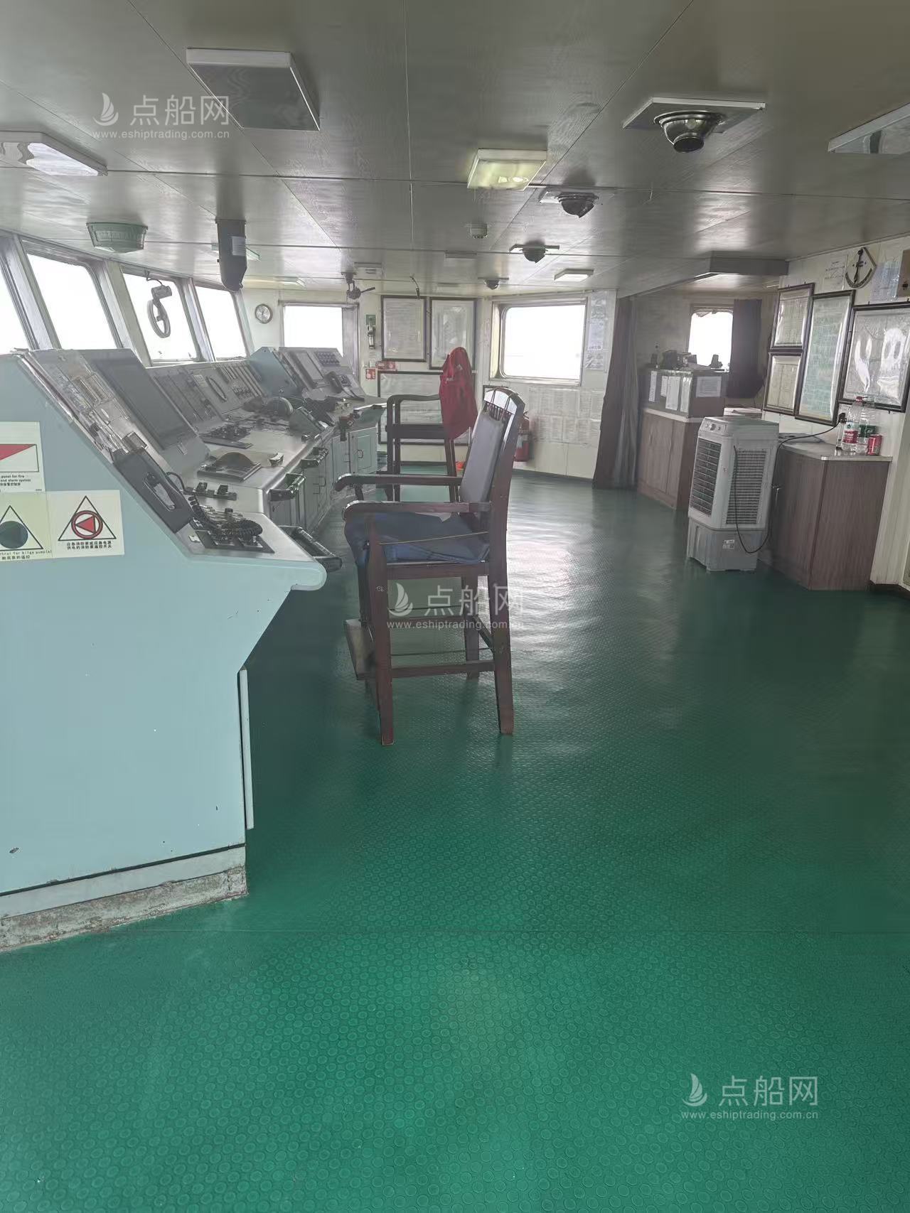 出售10500吨成品油船
