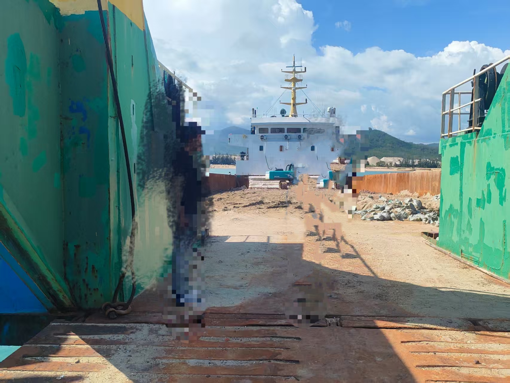 出售2131吨甲板货驳