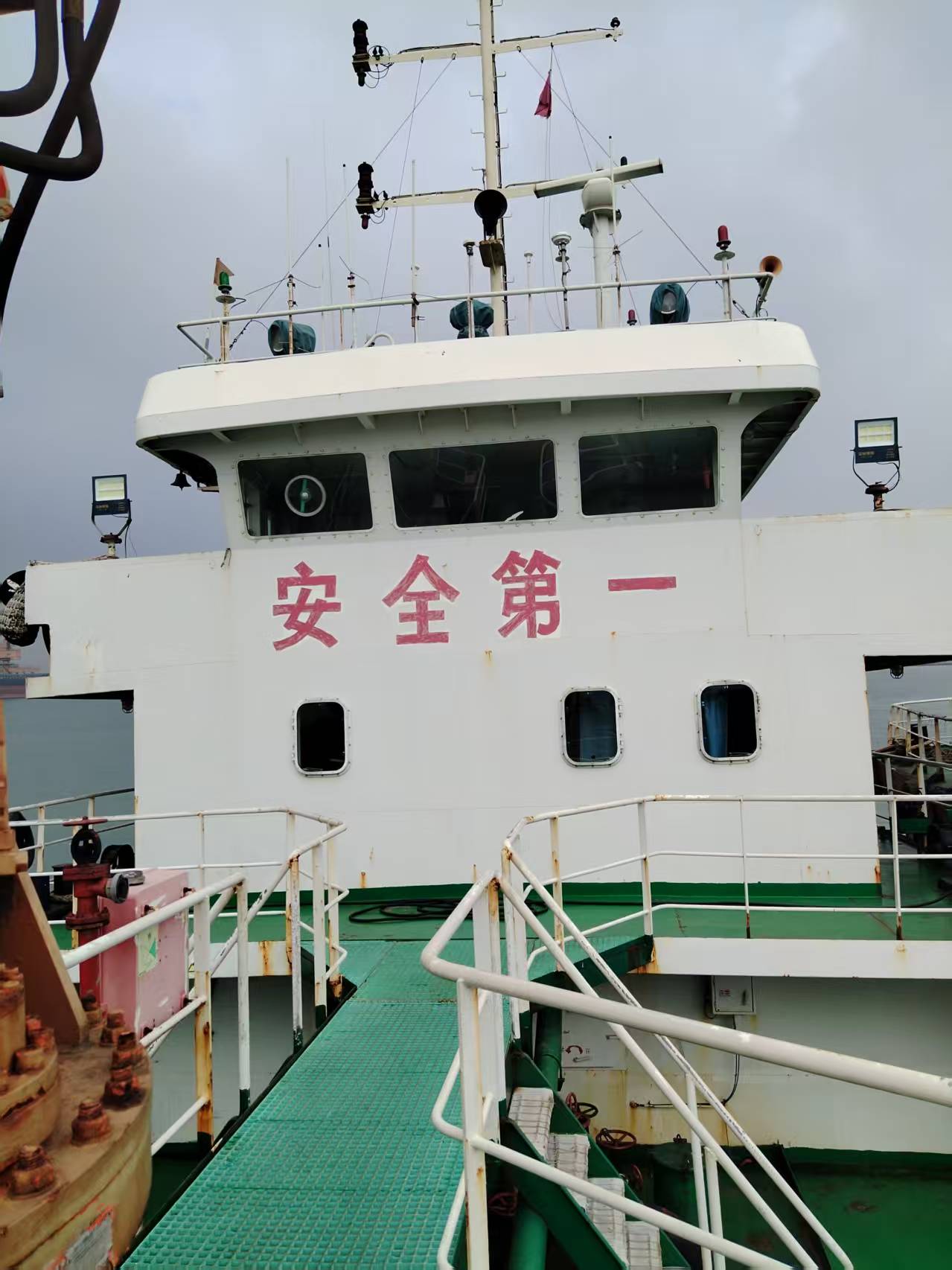 出售840吨成品油船