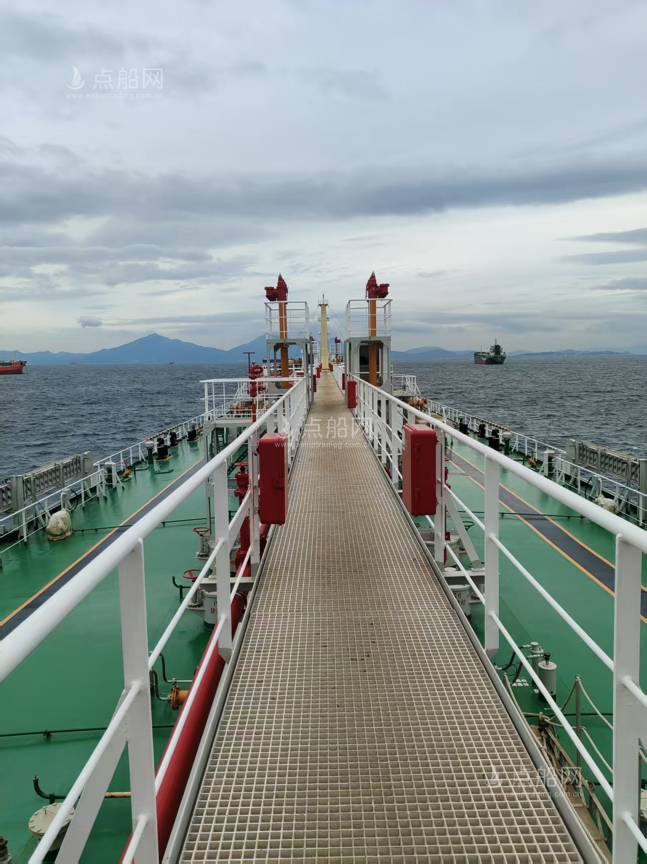 出售11587吨成品油船