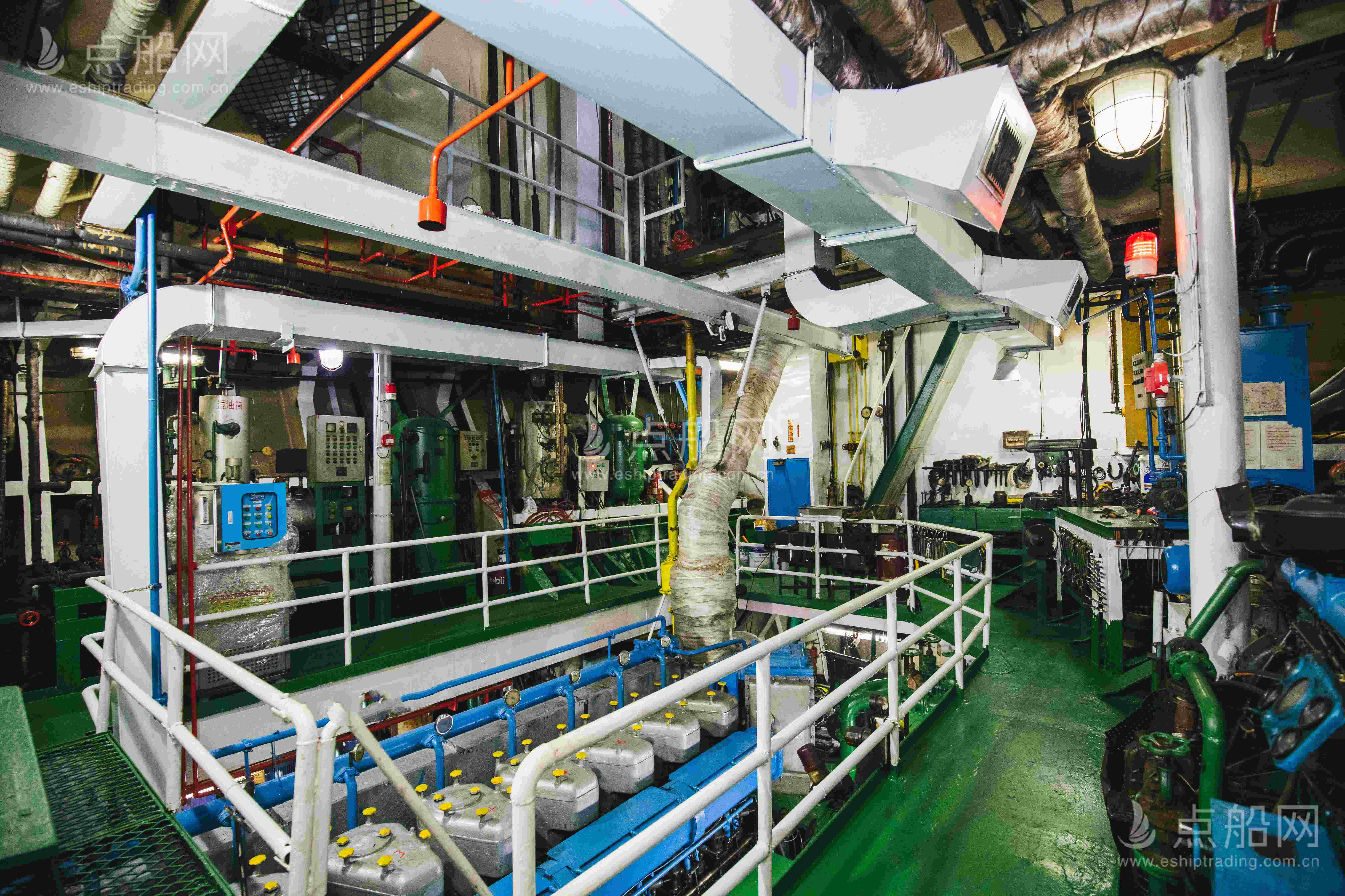 出售4600吨成品油船