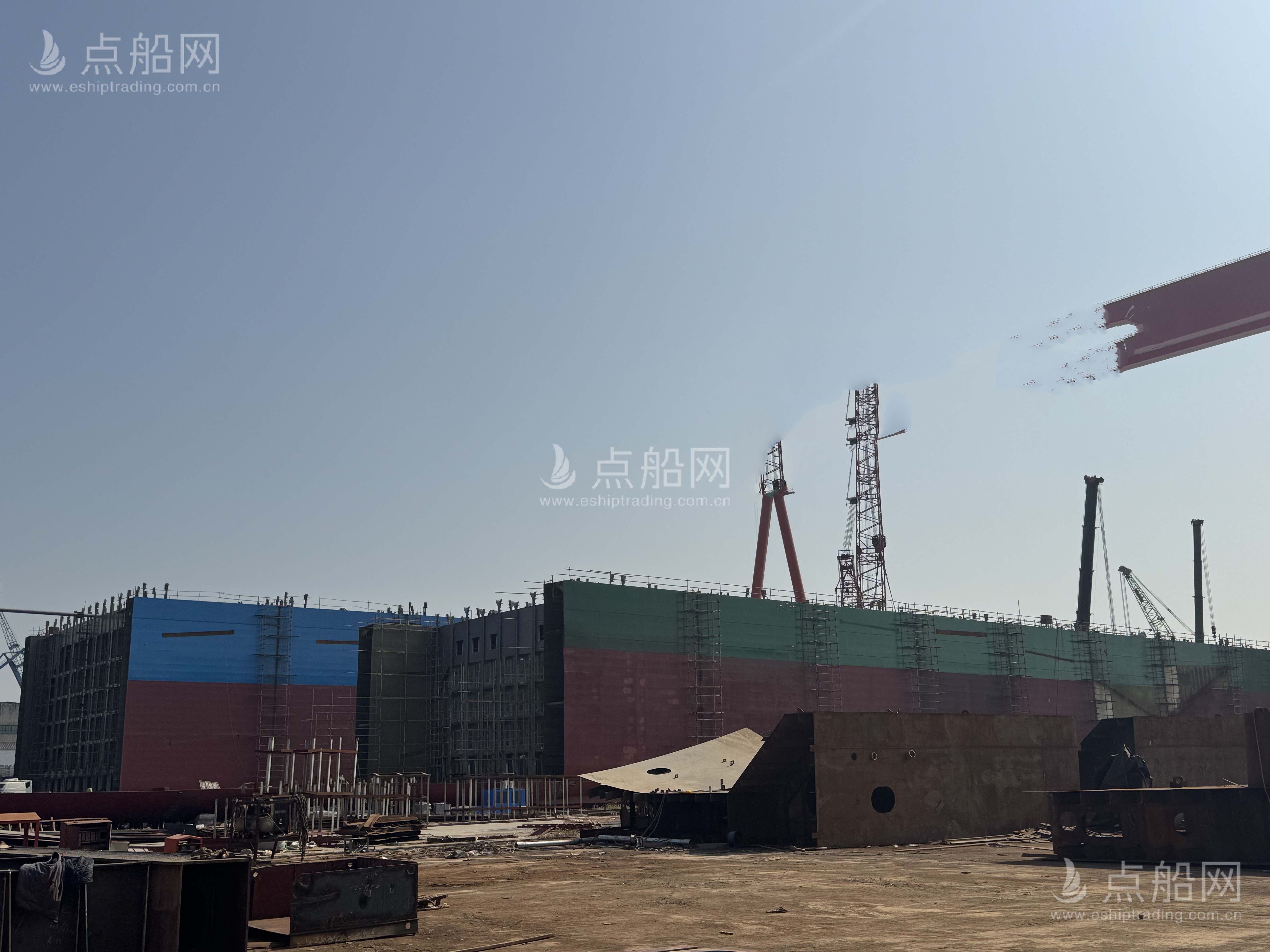 出售在建1056箱集装箱船