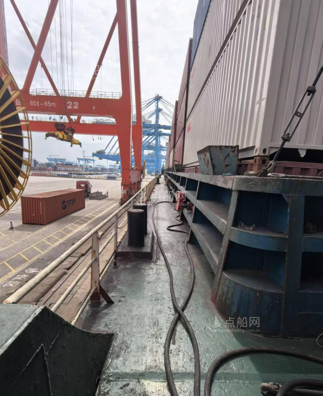 出售1216箱集装箱船