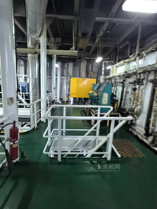 出售1216箱集装箱船