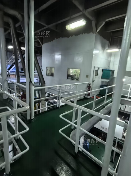 出售1216箱集装箱船