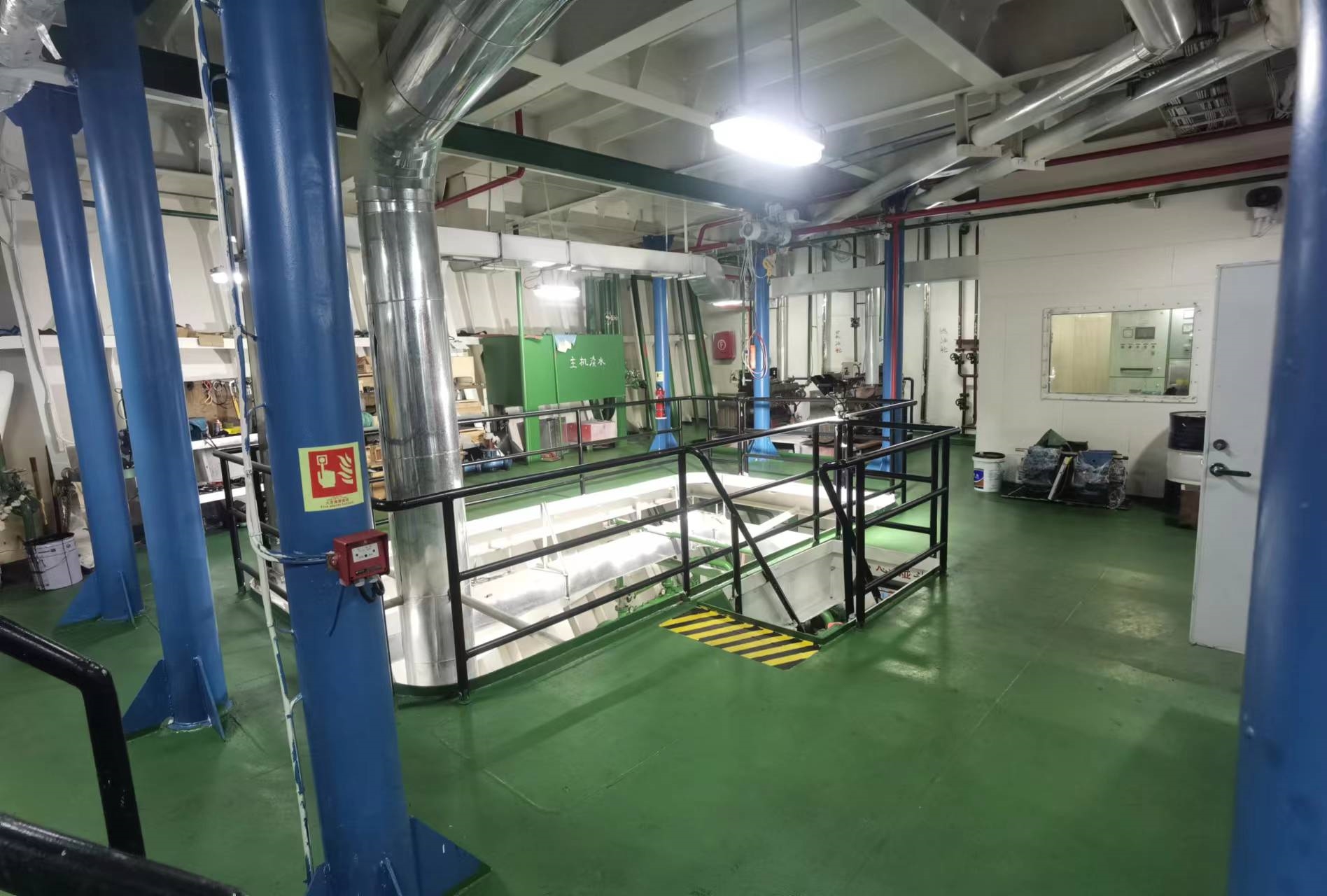 出售13900吨散货船