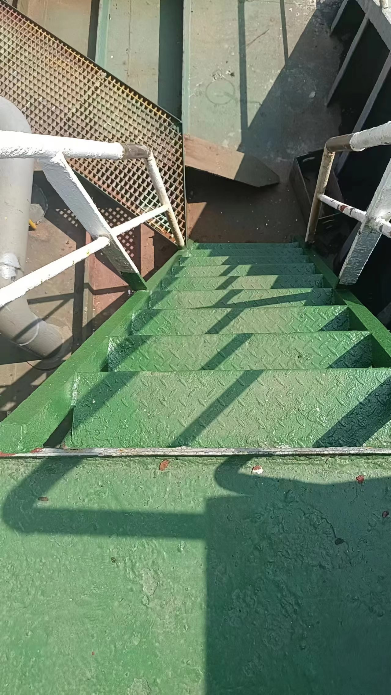 出售3740吨成品油船