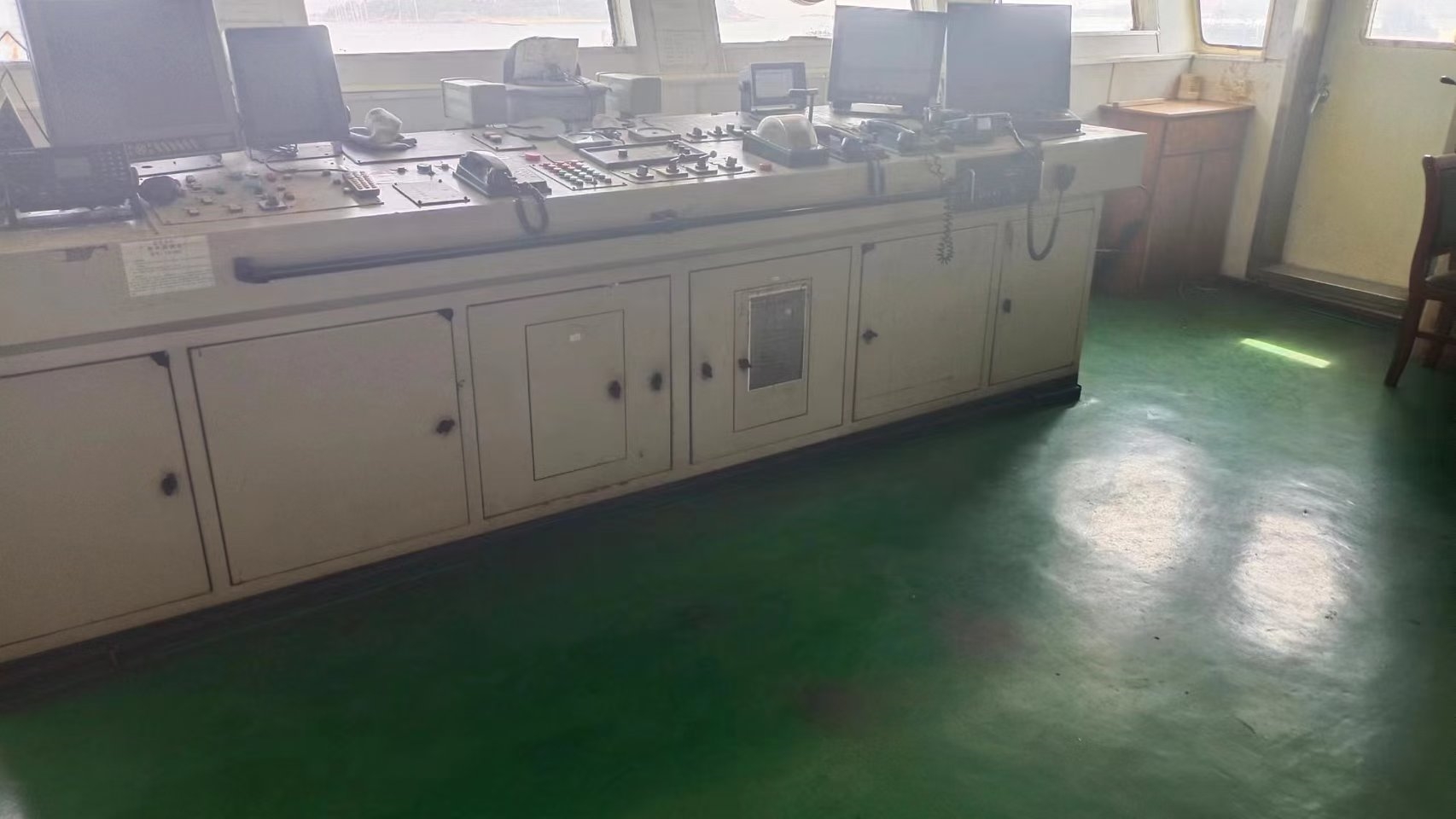 出售3740吨成品油船