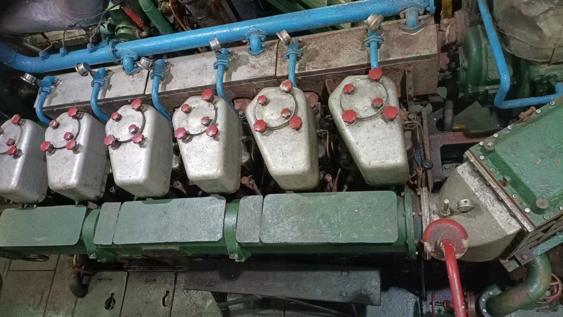 出售3740吨成品油船