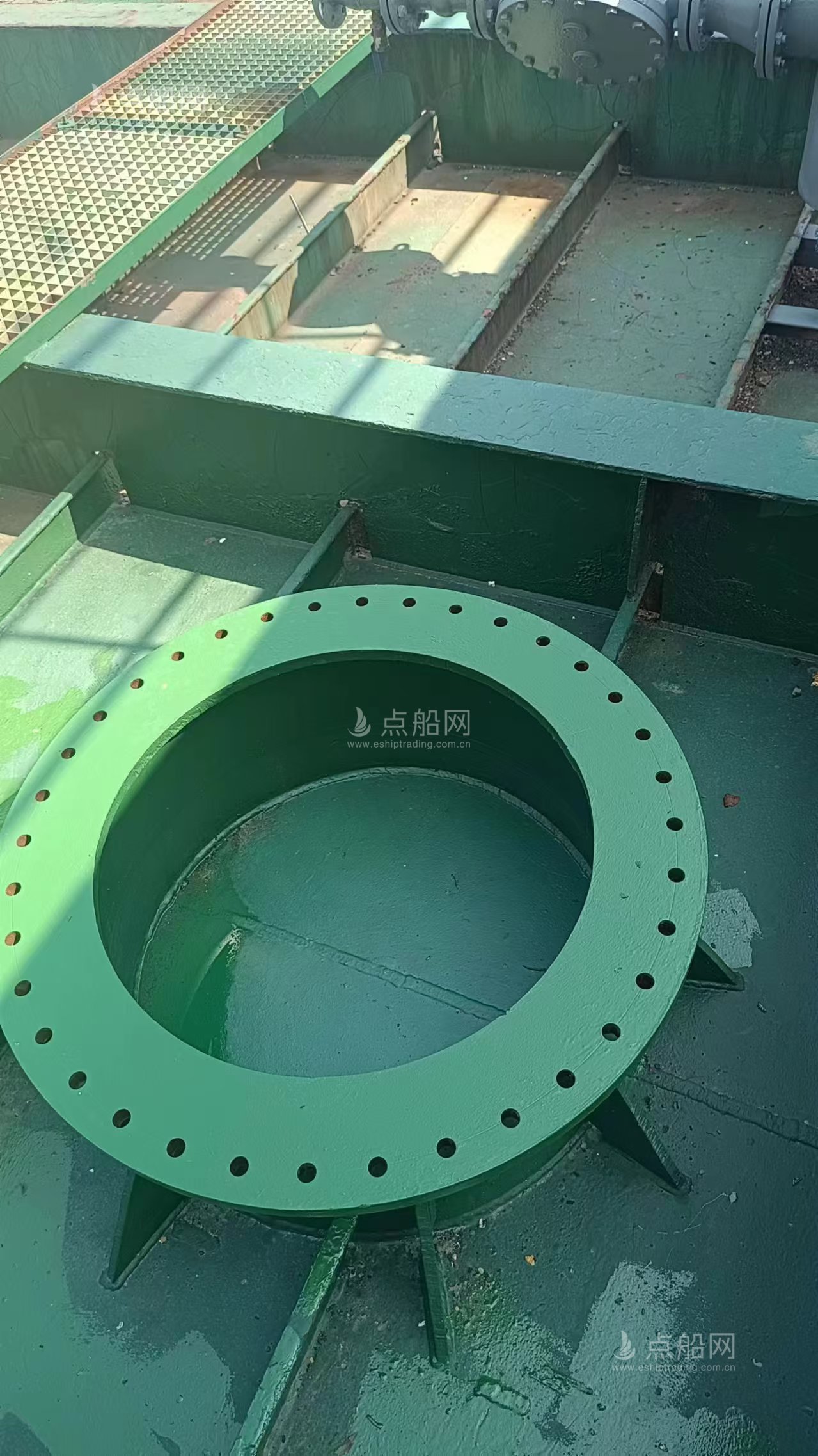 出售3740吨成品油船
