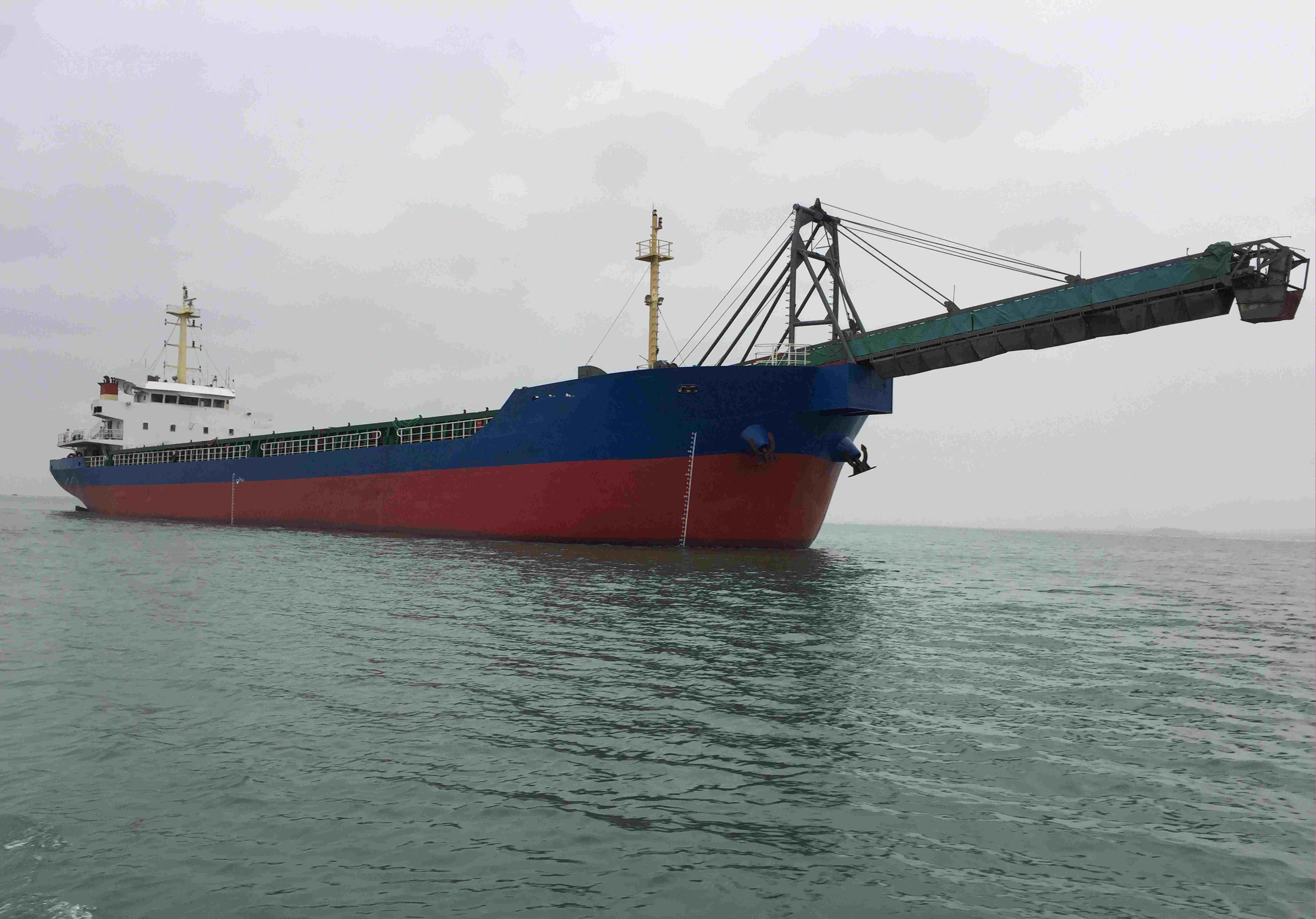 出售4350吨自卸砂船