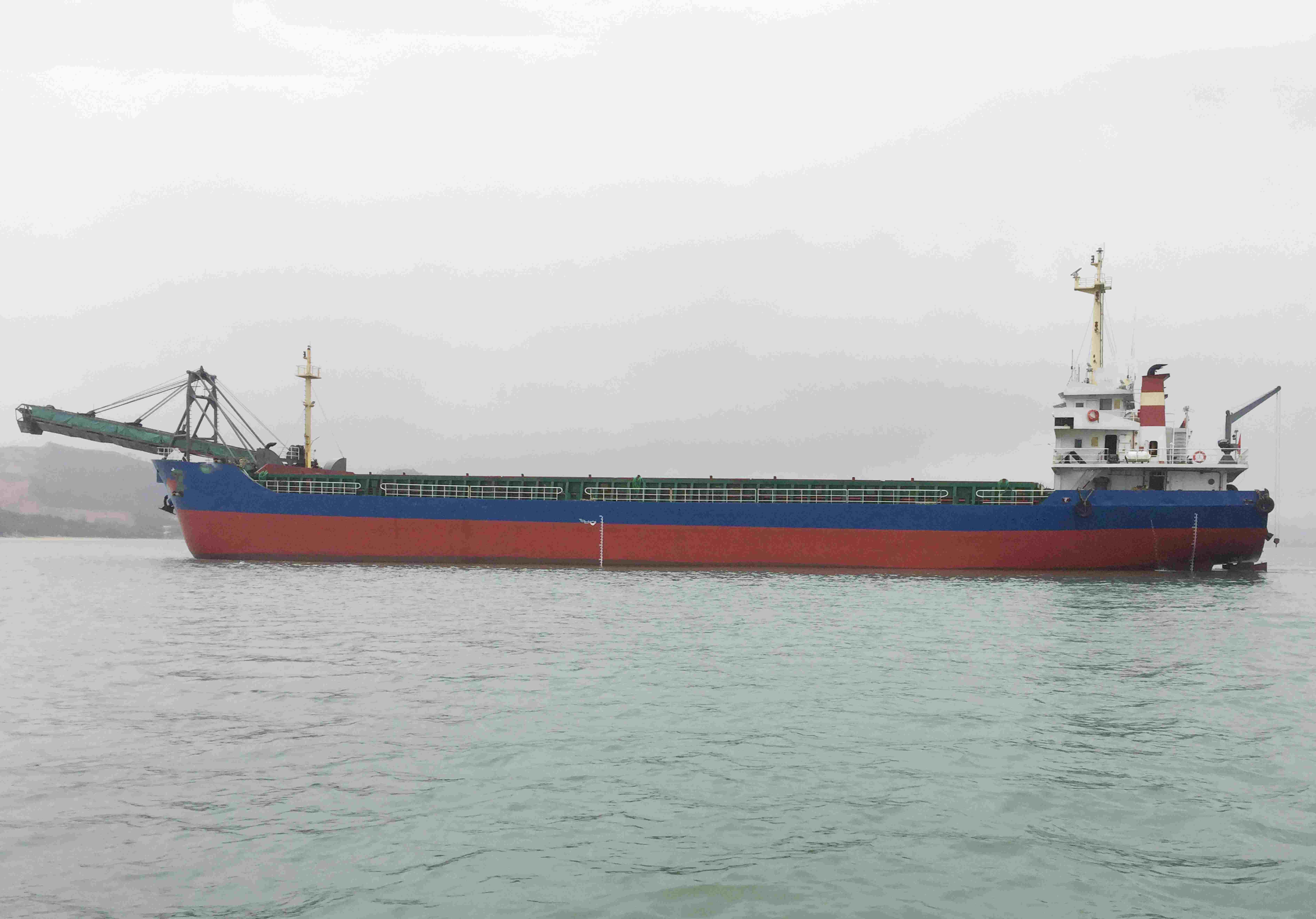 出售4350吨自卸砂船