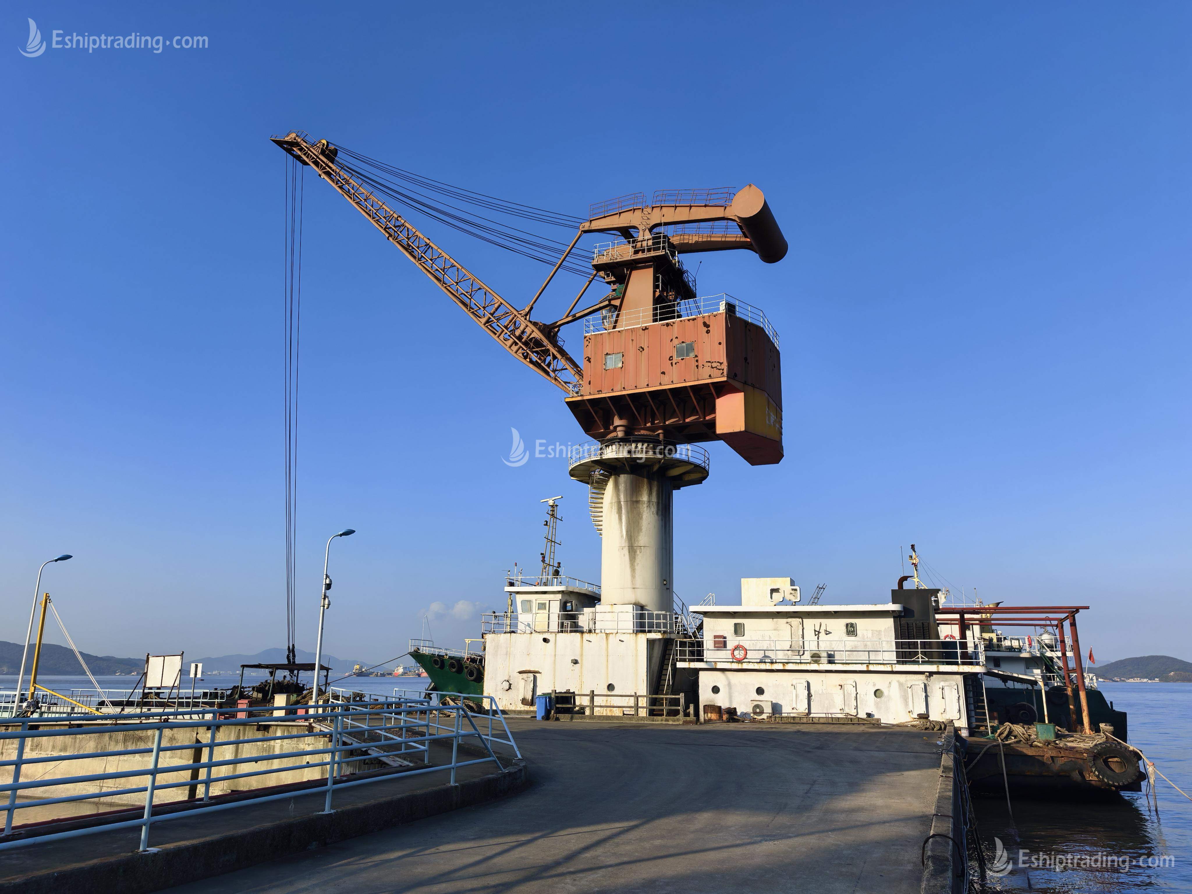 16 T Fully Revolving Floating Crane For Sale