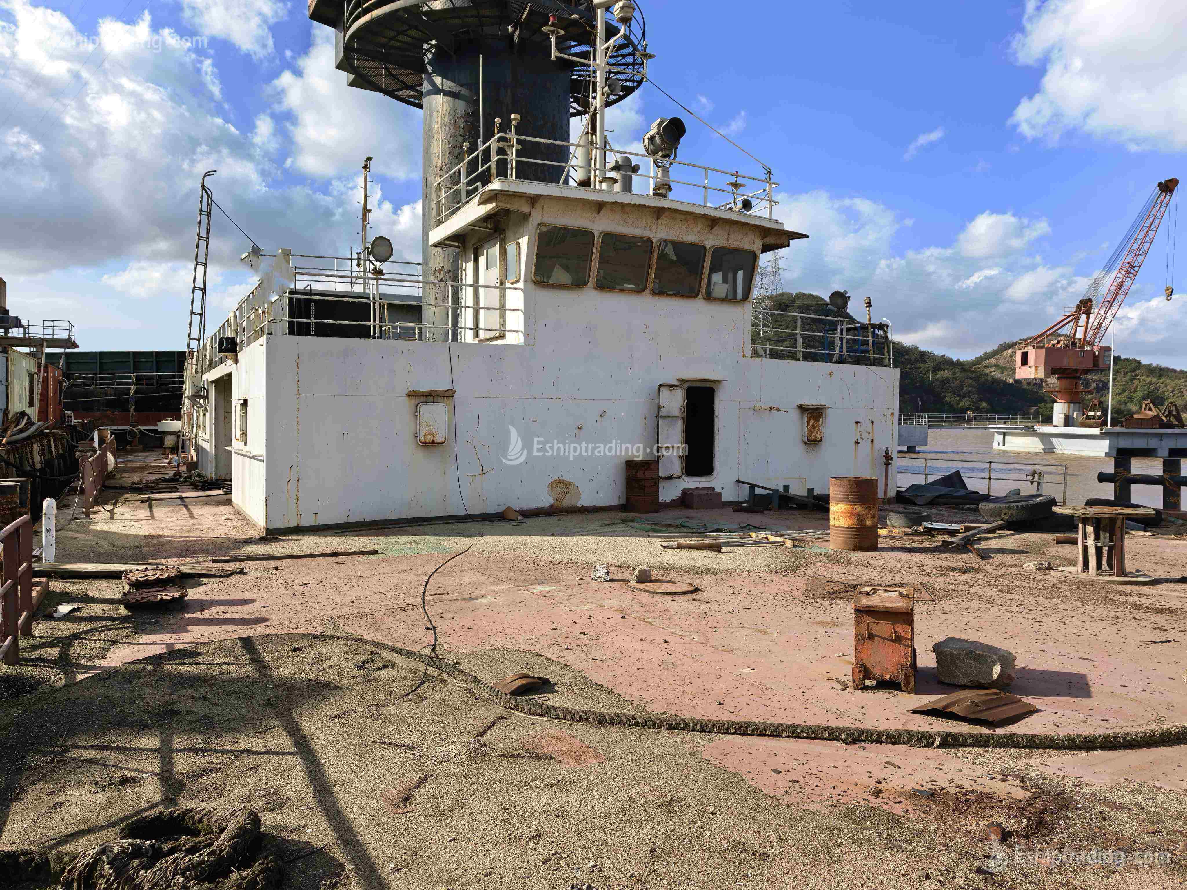 16 T Fully Revolving Floating Crane For Sale