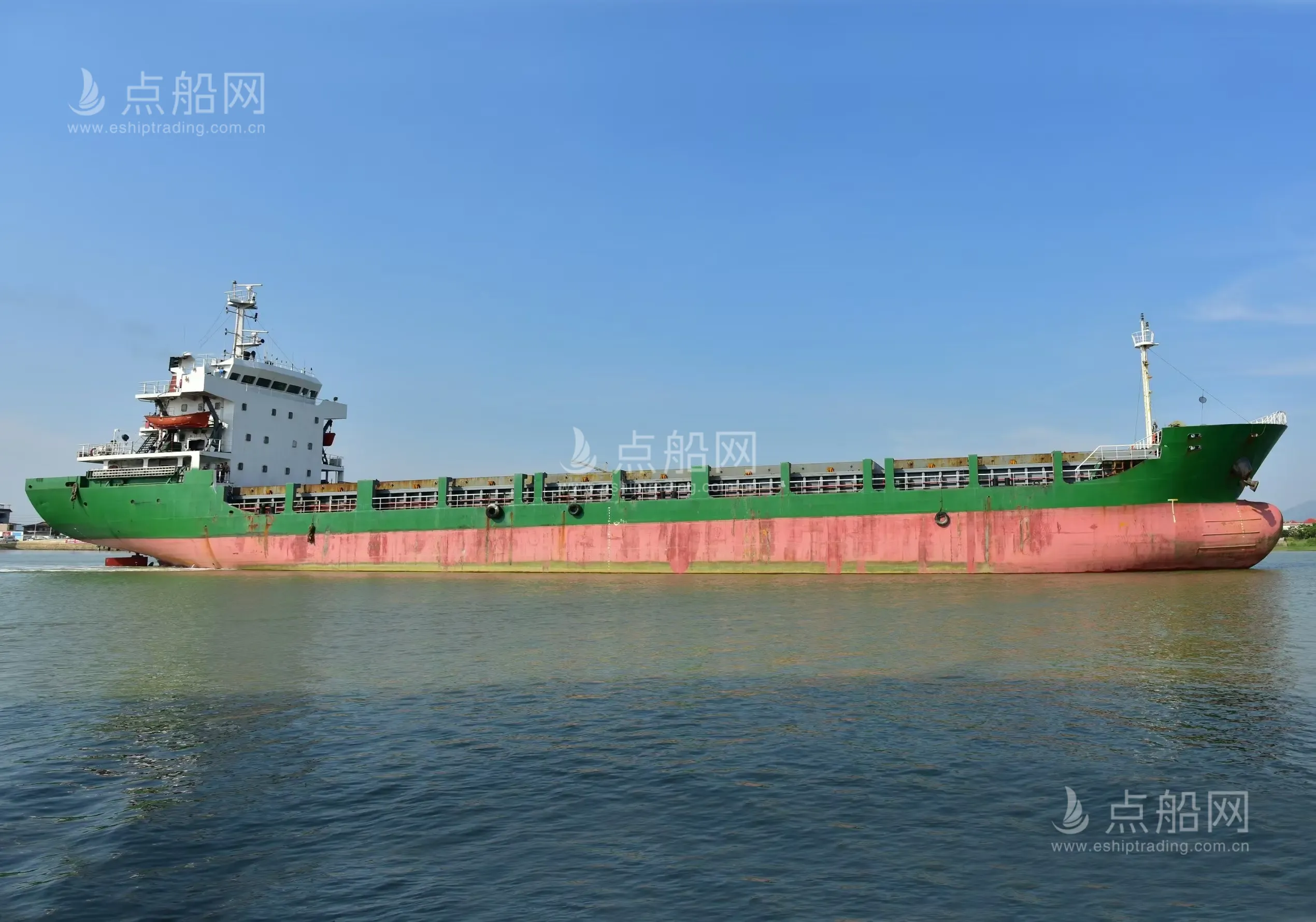 出售1364箱集装箱船