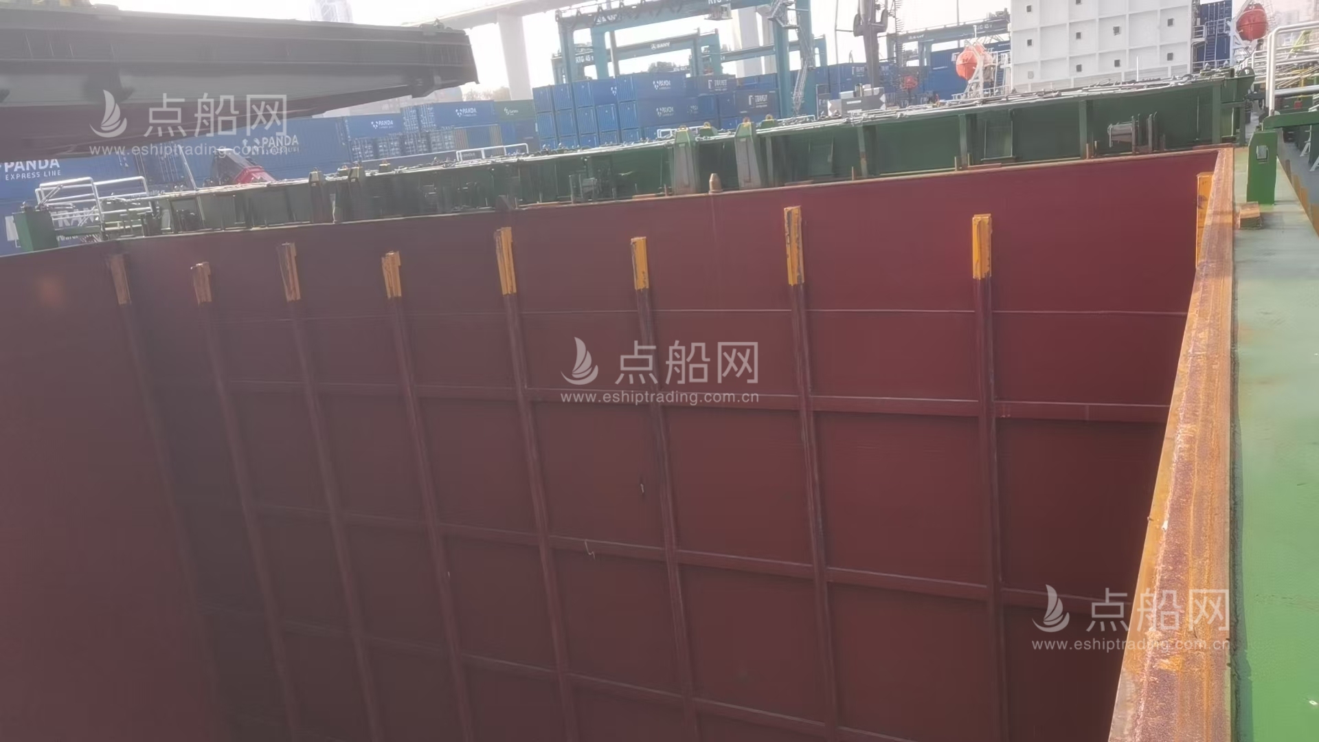 出售1364箱集装箱船
