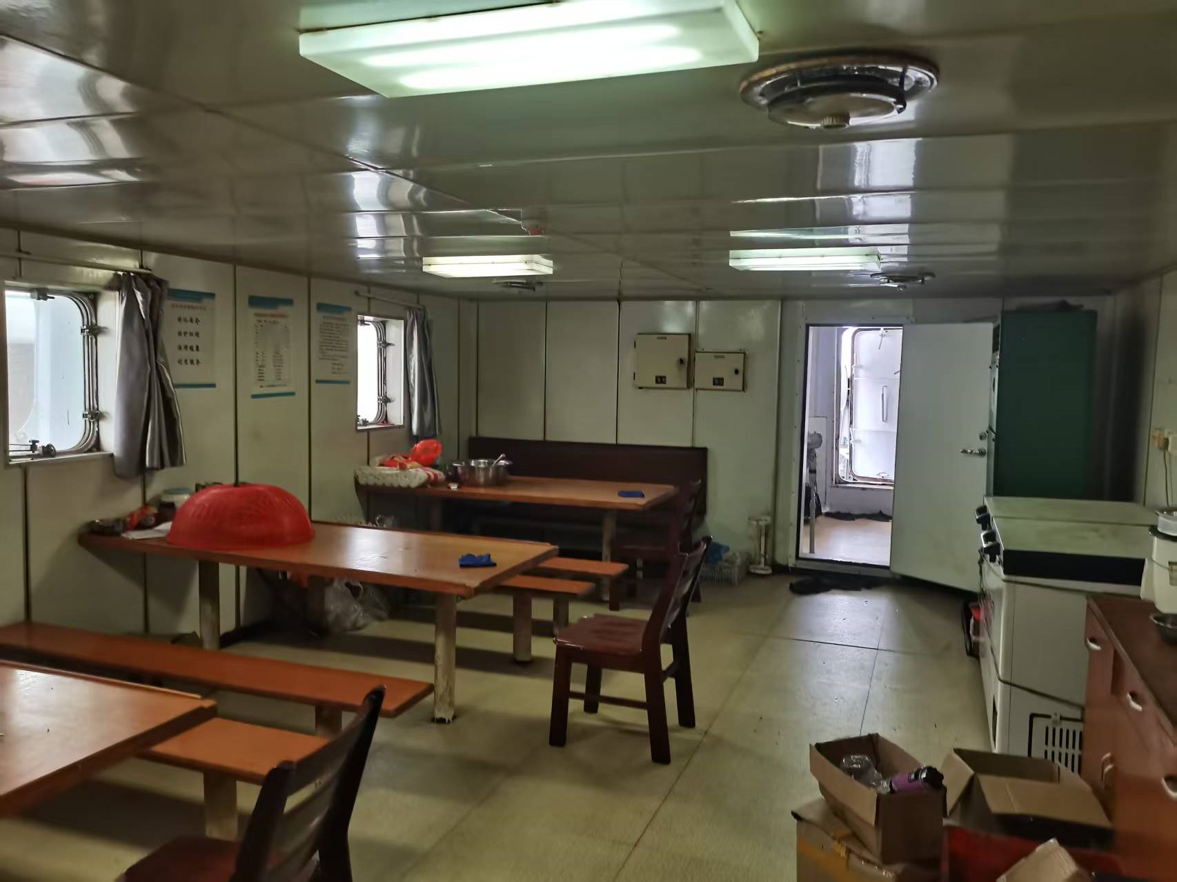 出售6691吨成品油船