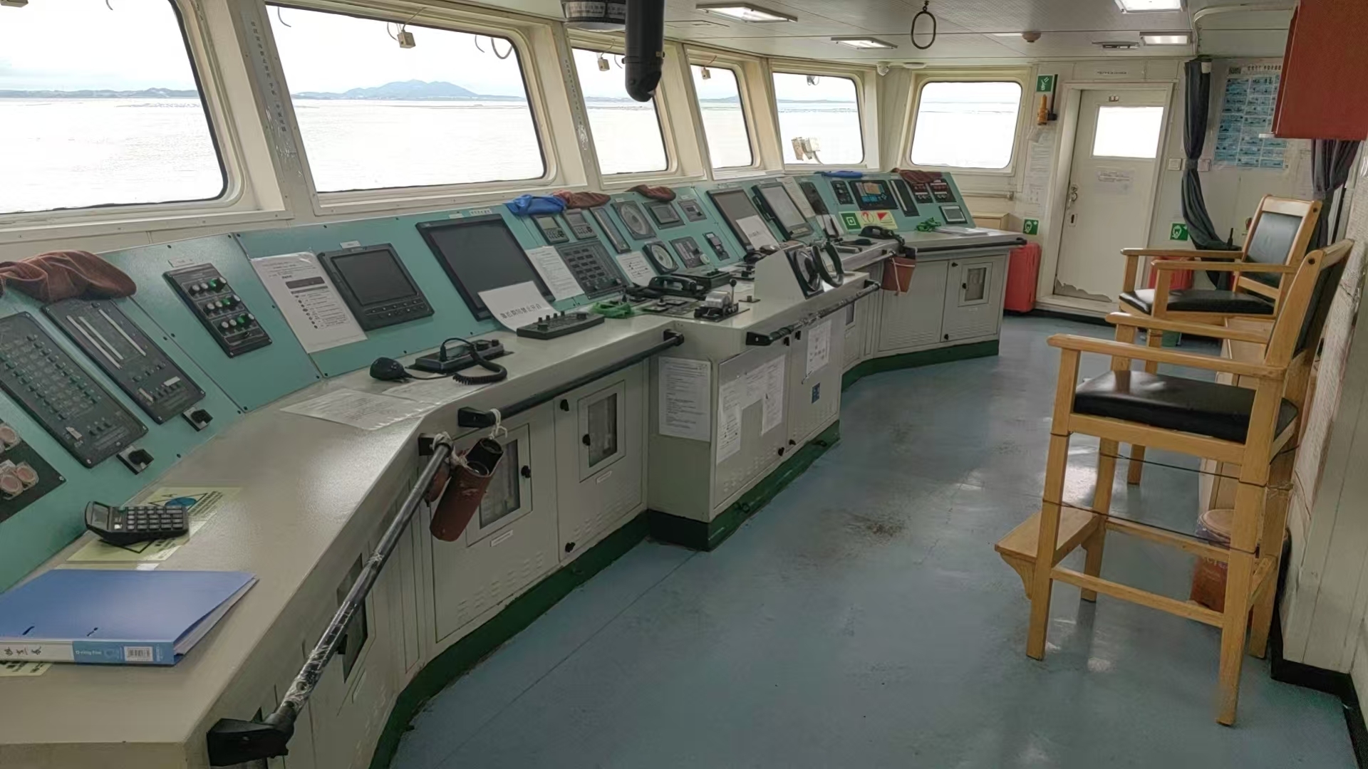 出售4260吨成品油船