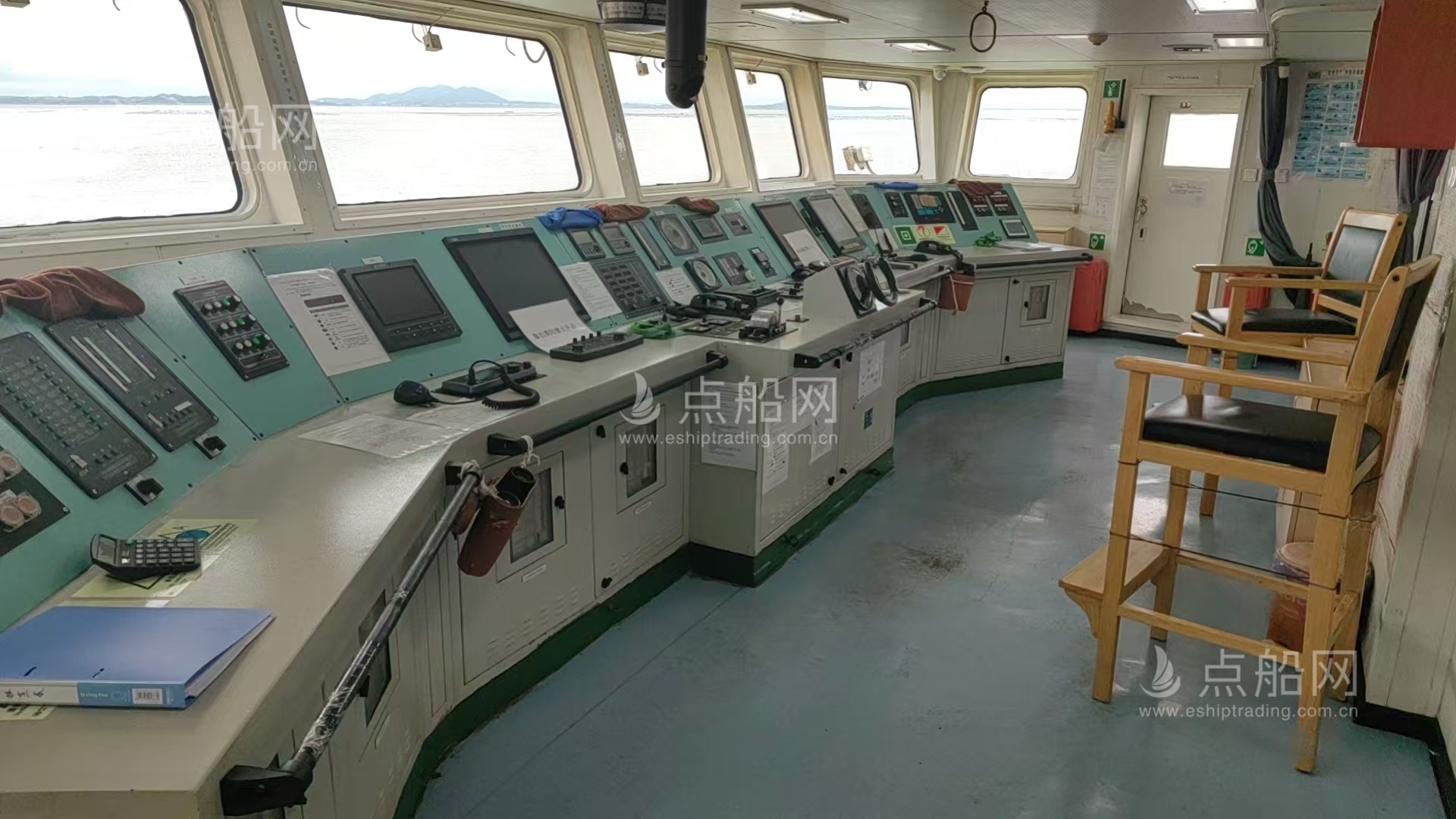 出售4260吨成品油船