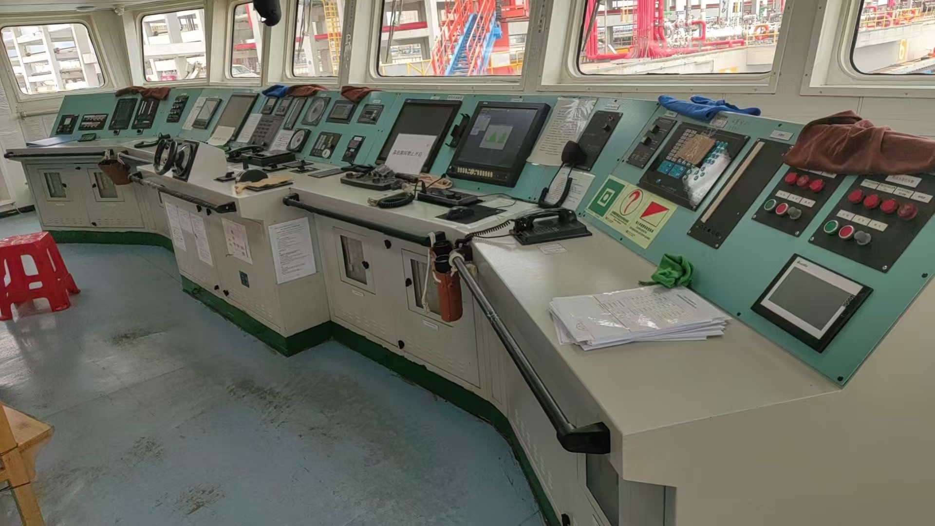 出售4260吨成品油船