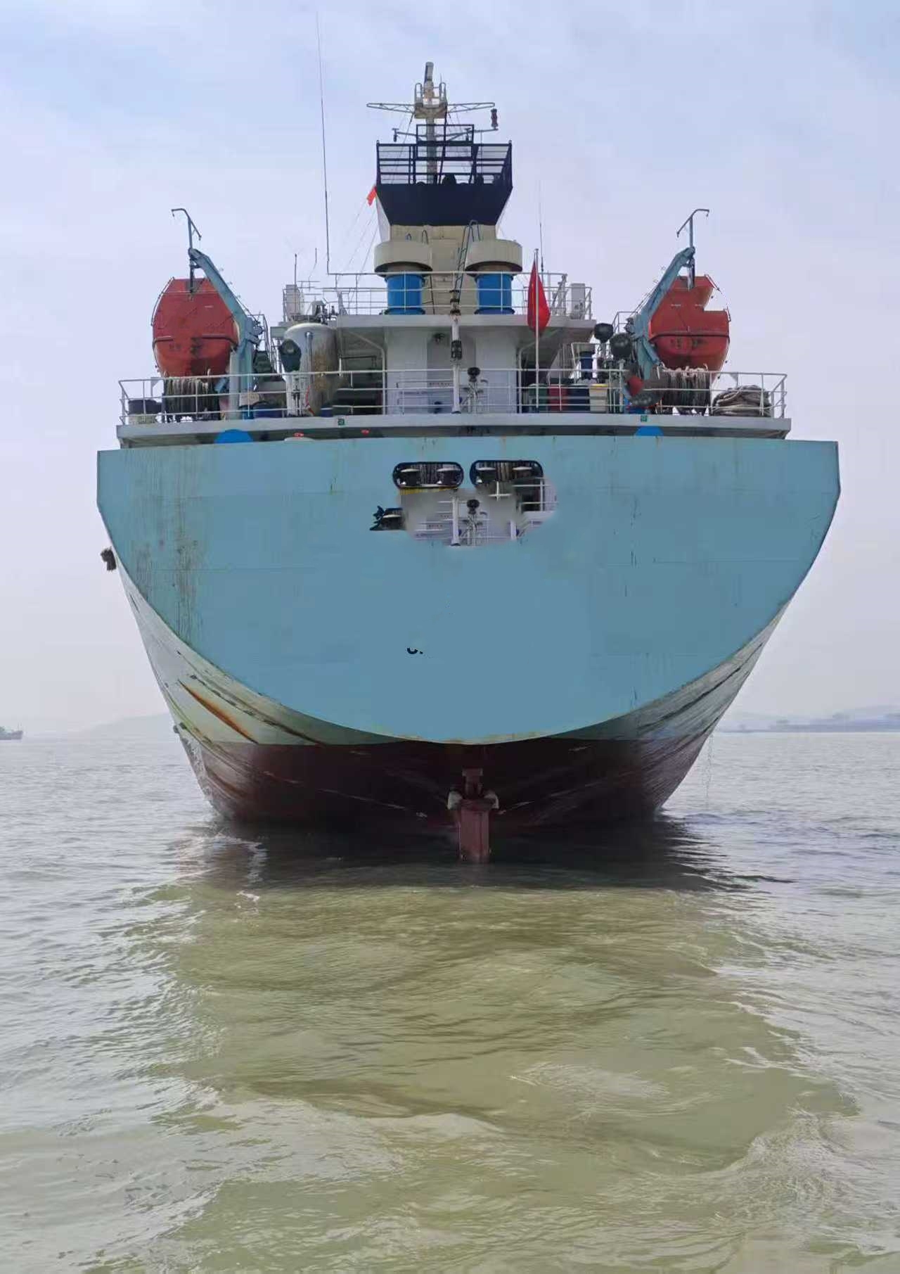 出售4260吨成品油船