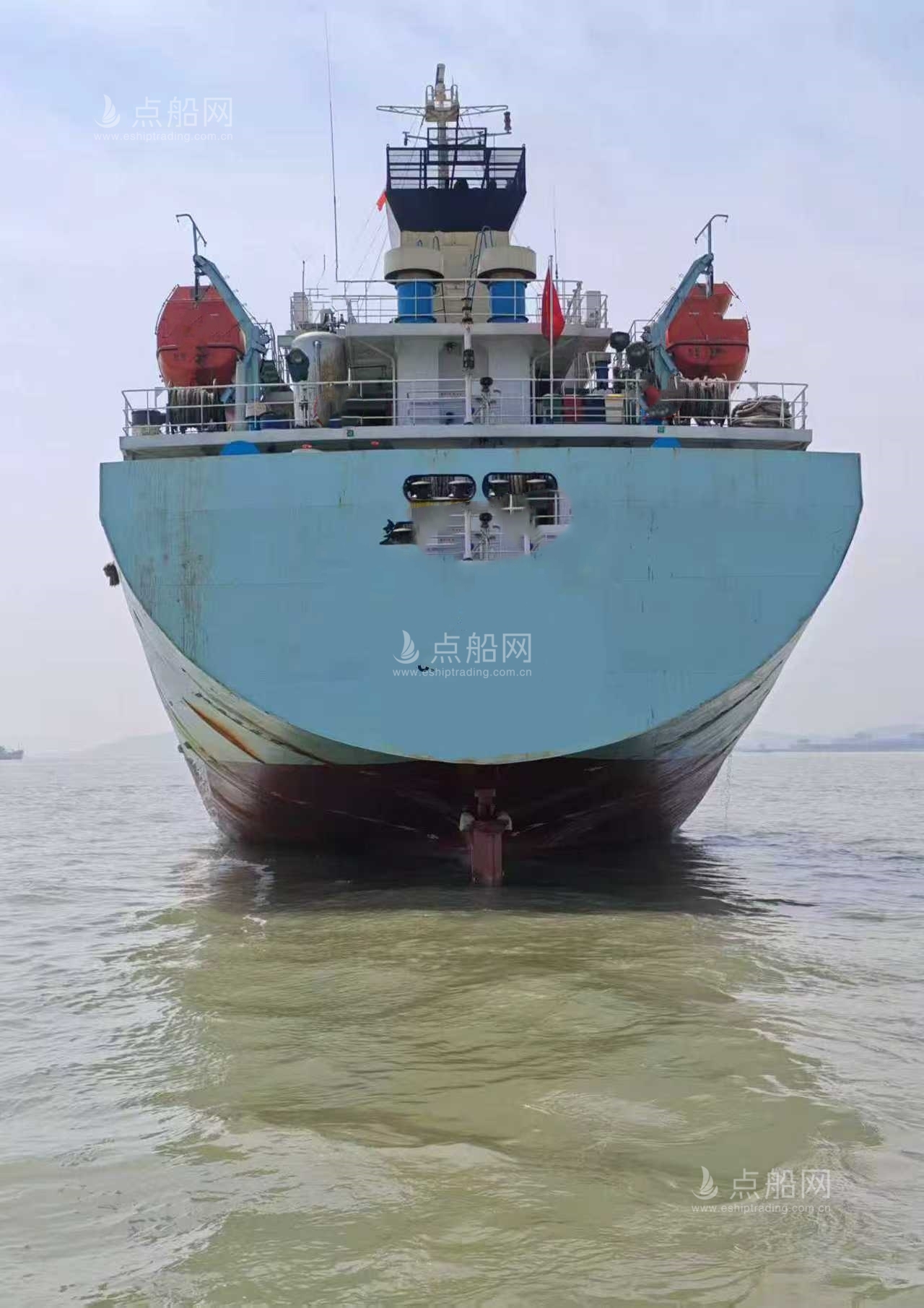 出售4260吨成品油船
