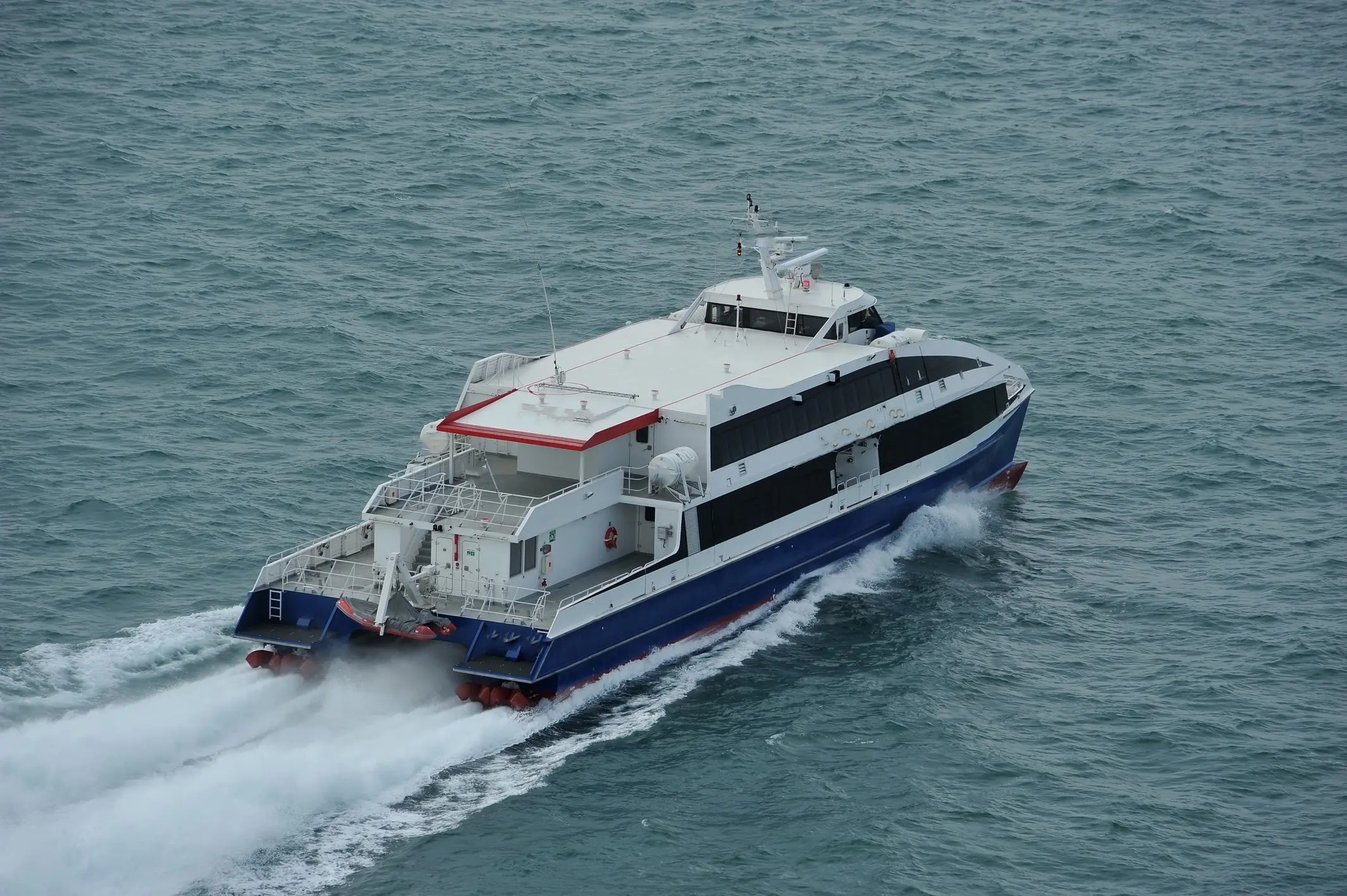 出售450人双体客船