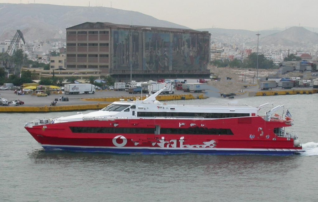 出售587人双体客船