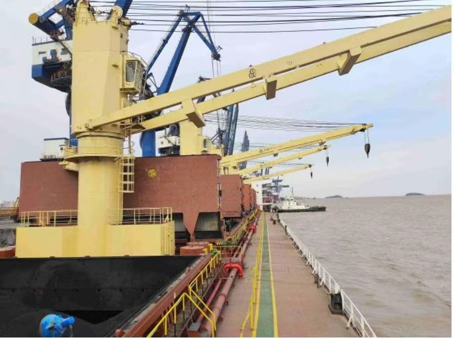 出售32000吨散货船