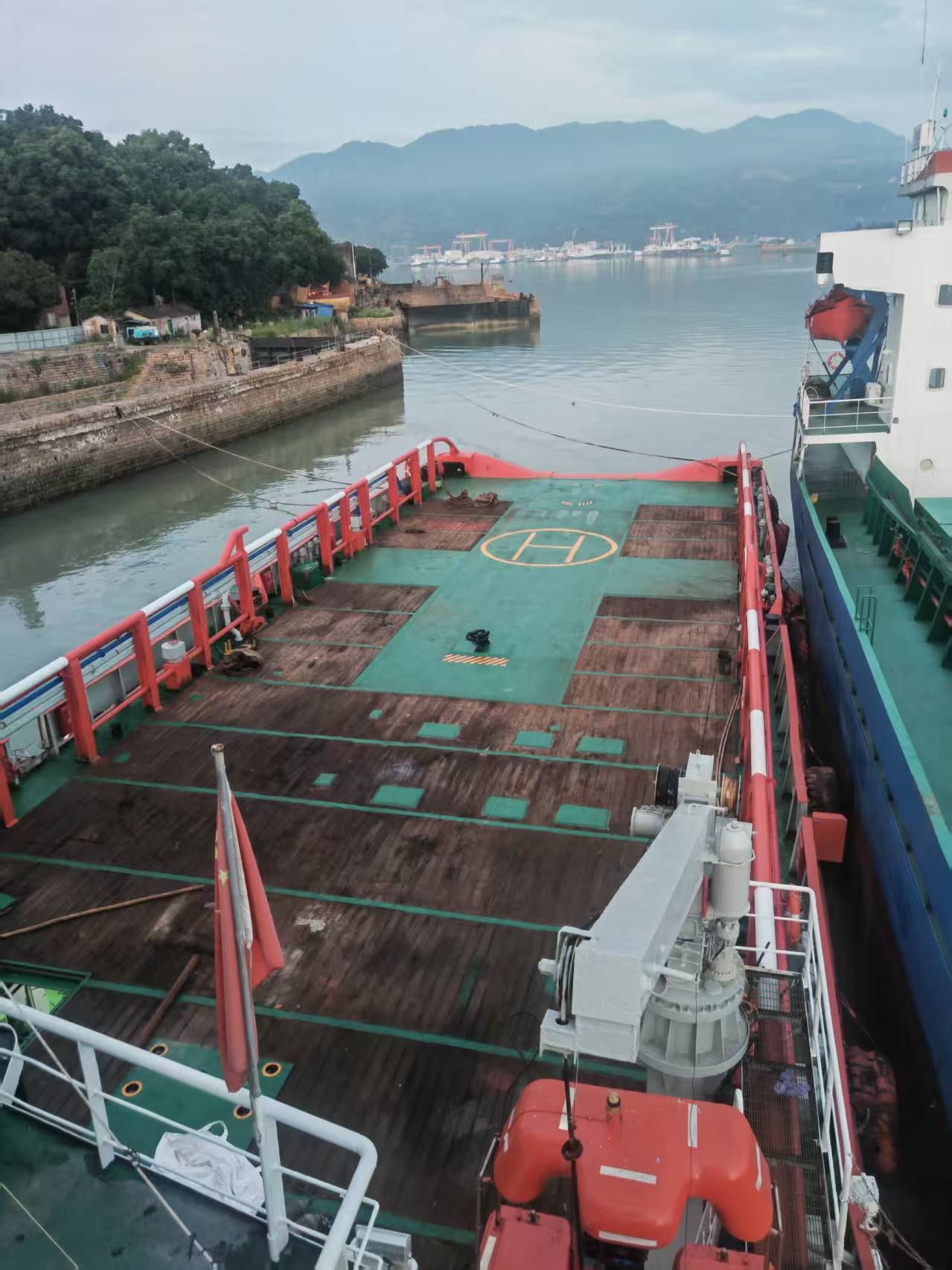 出售10554马力三用拖轮