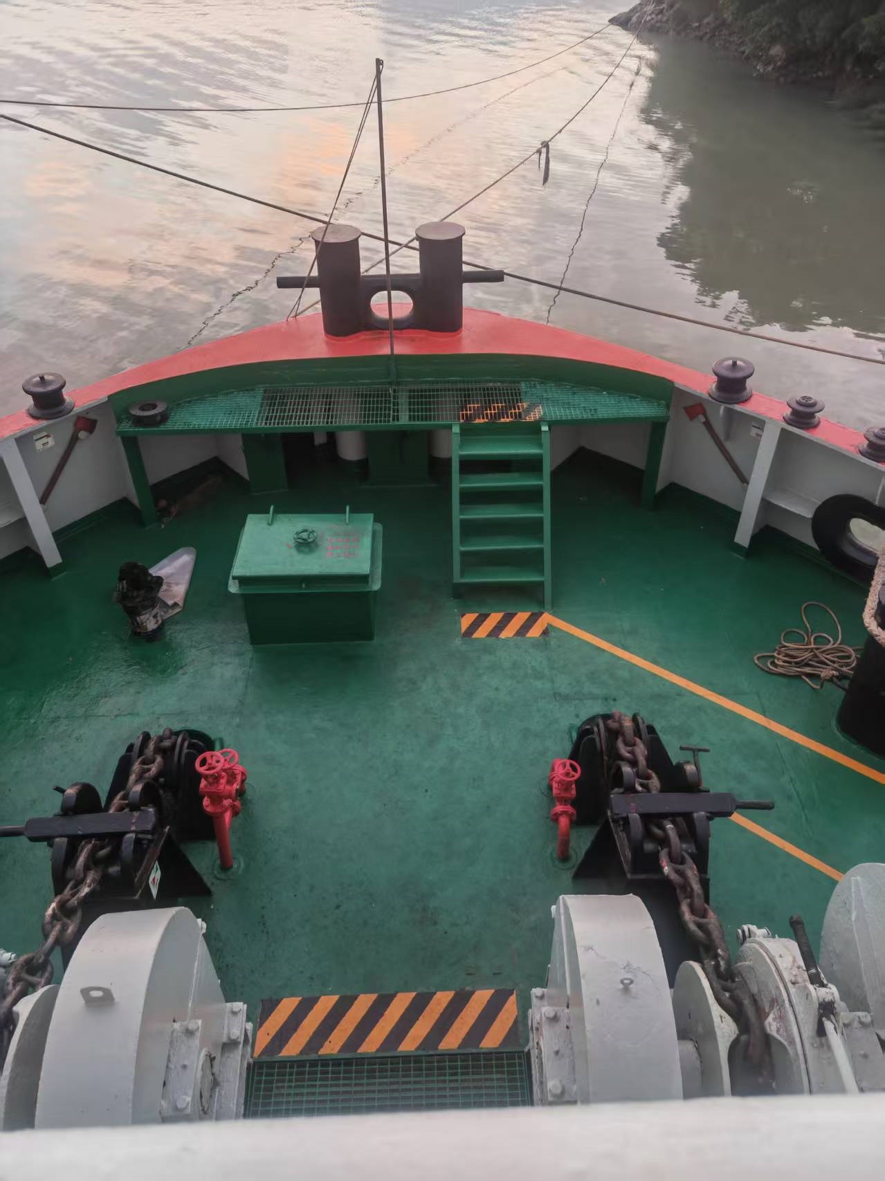 出售10554马力三用拖轮