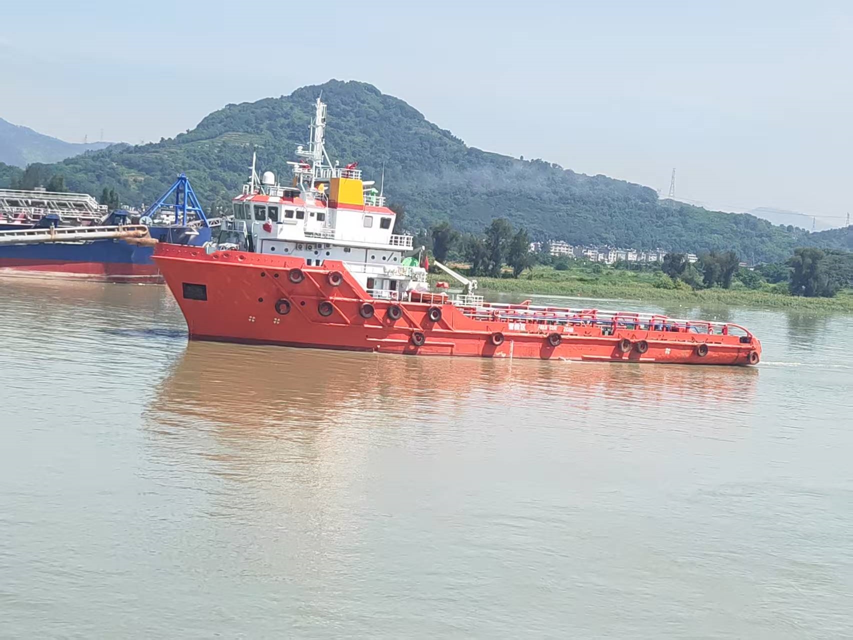 出售10554马力三用拖轮