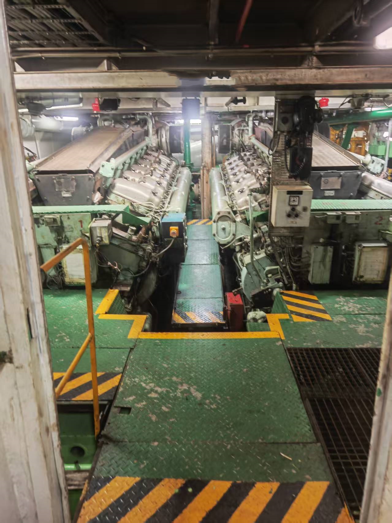 出售10554马力三用拖轮