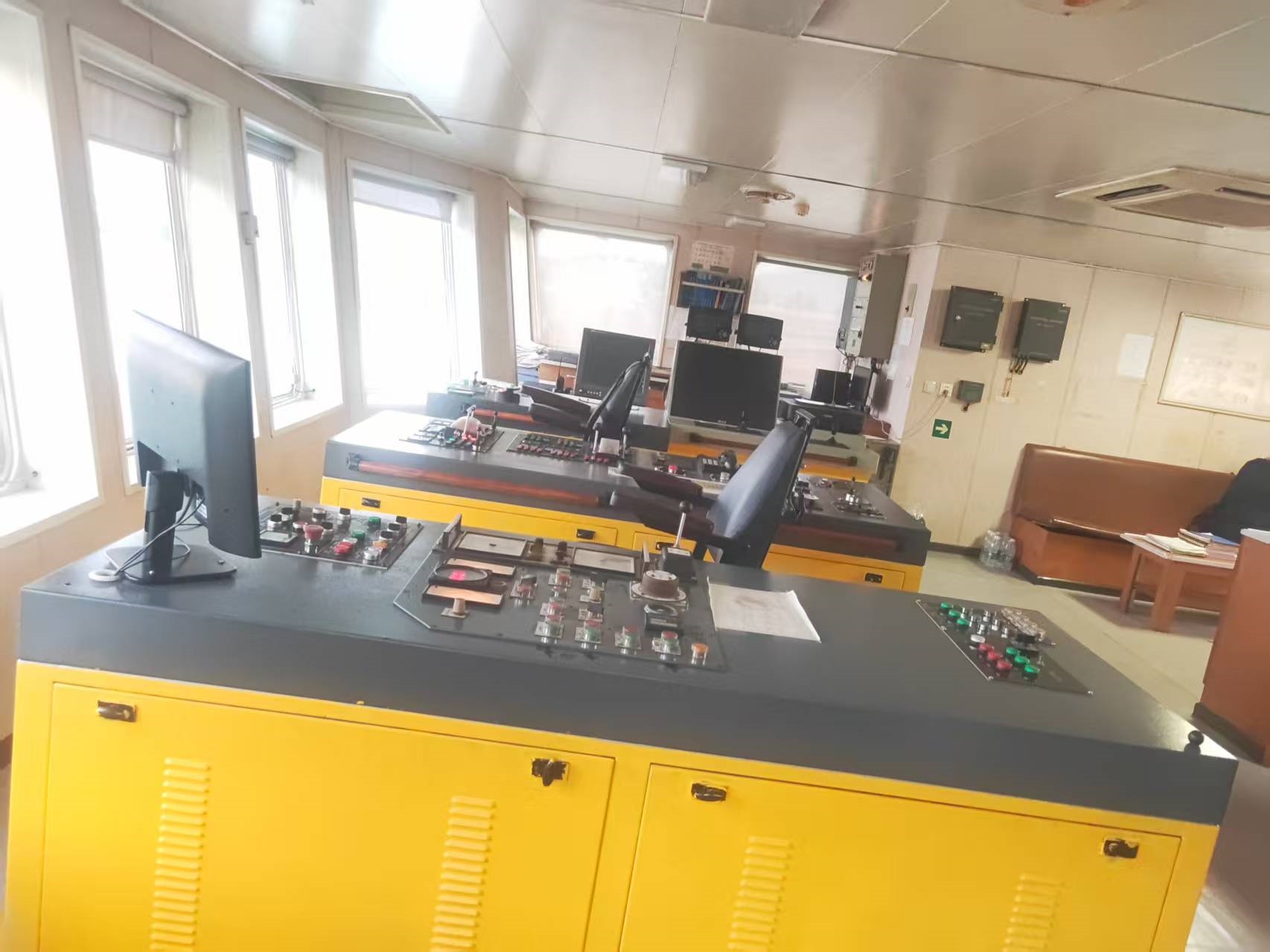 出售10554马力三用拖轮