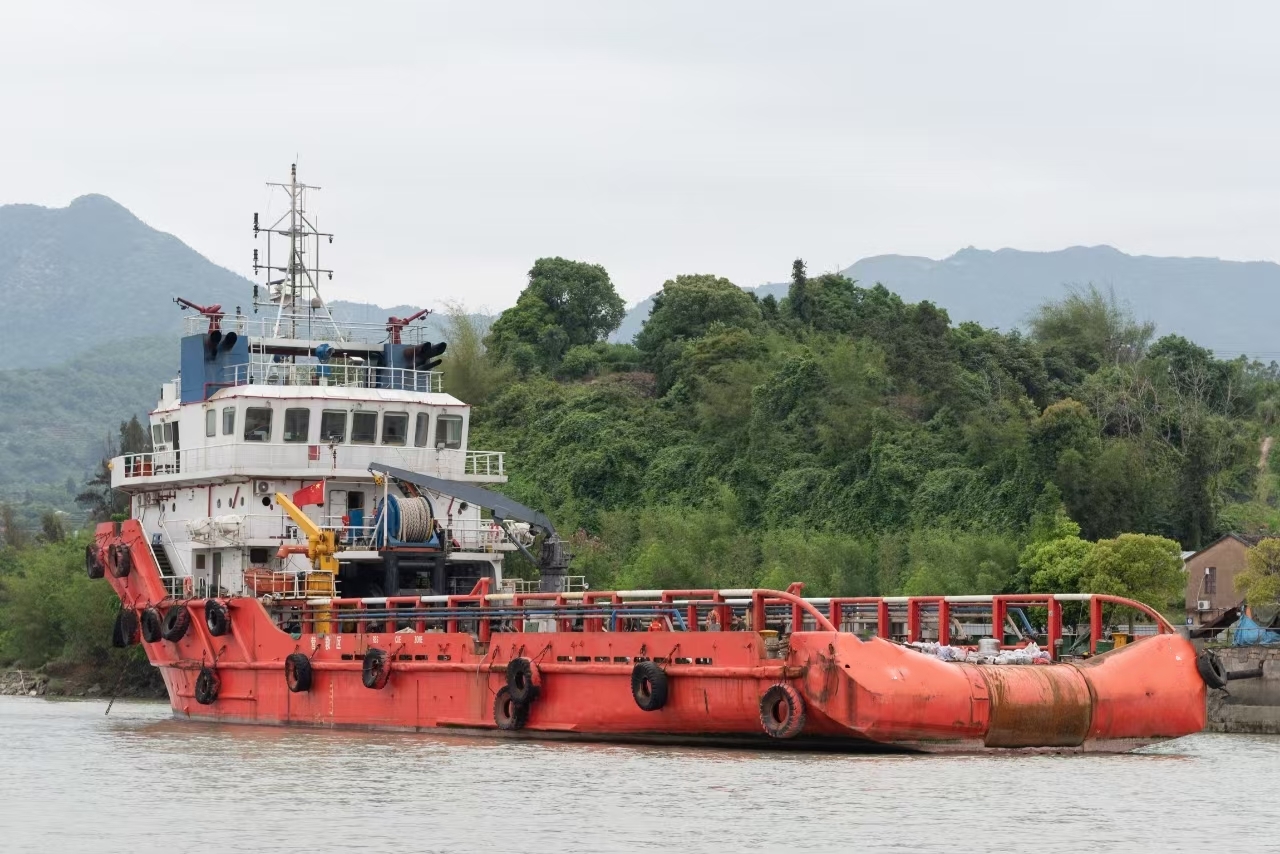 出售10554马力三用拖轮