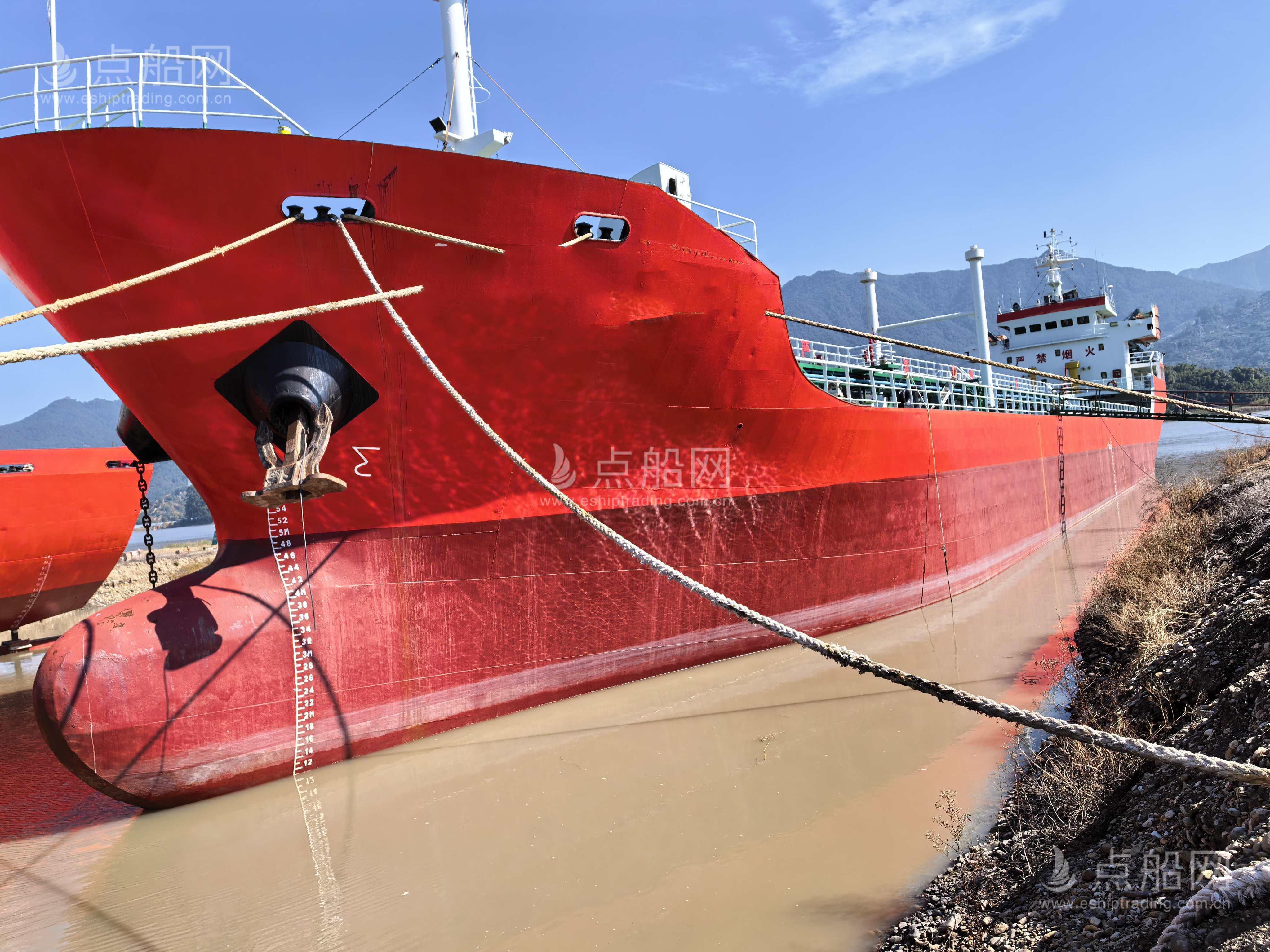 出售3773吨成品油船