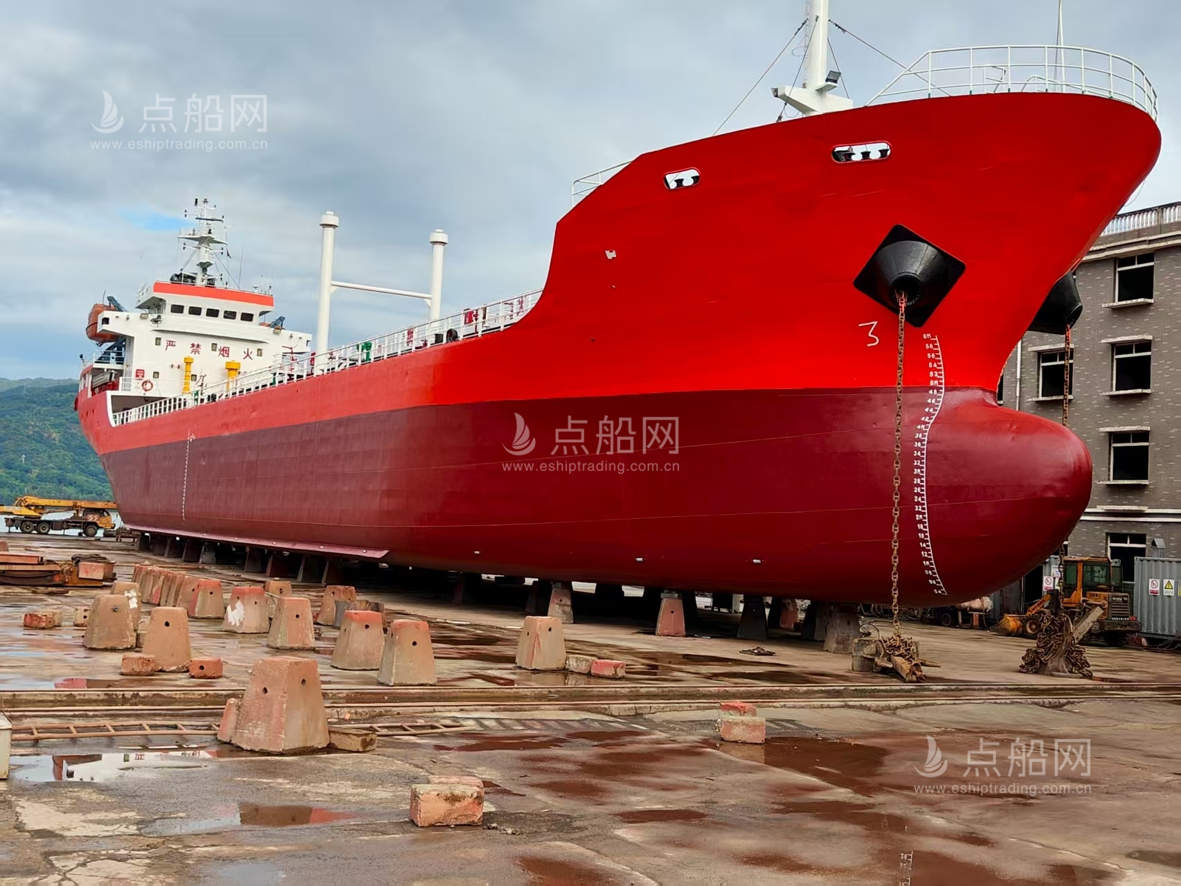 出售3773吨成品油船