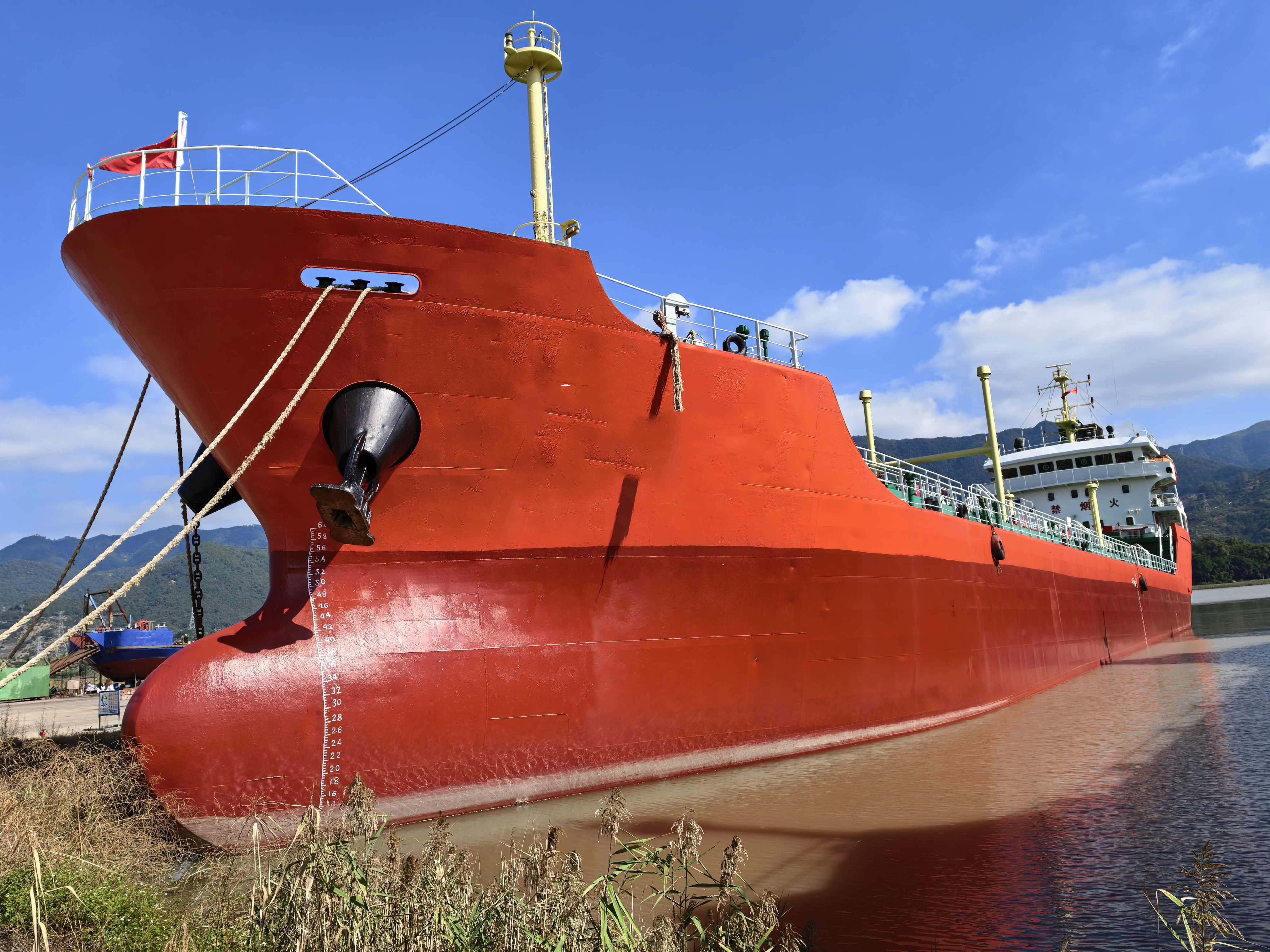 出售4161吨成品油船