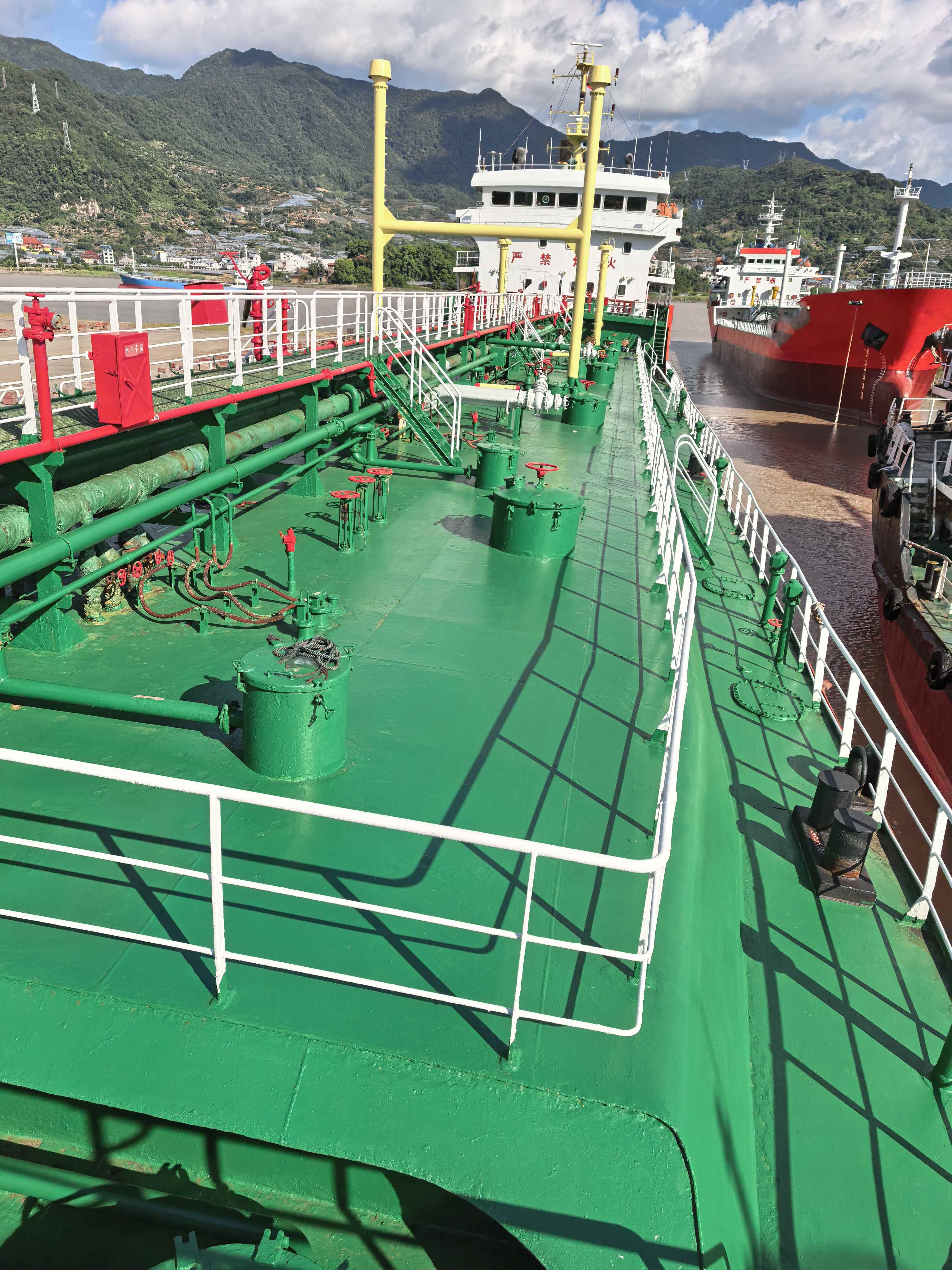 出售4161吨成品油船