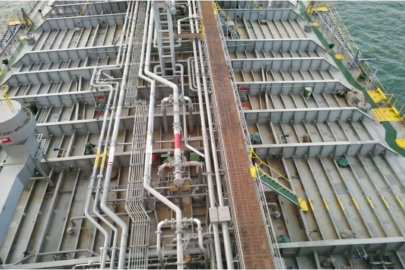 出售48400吨成品油船