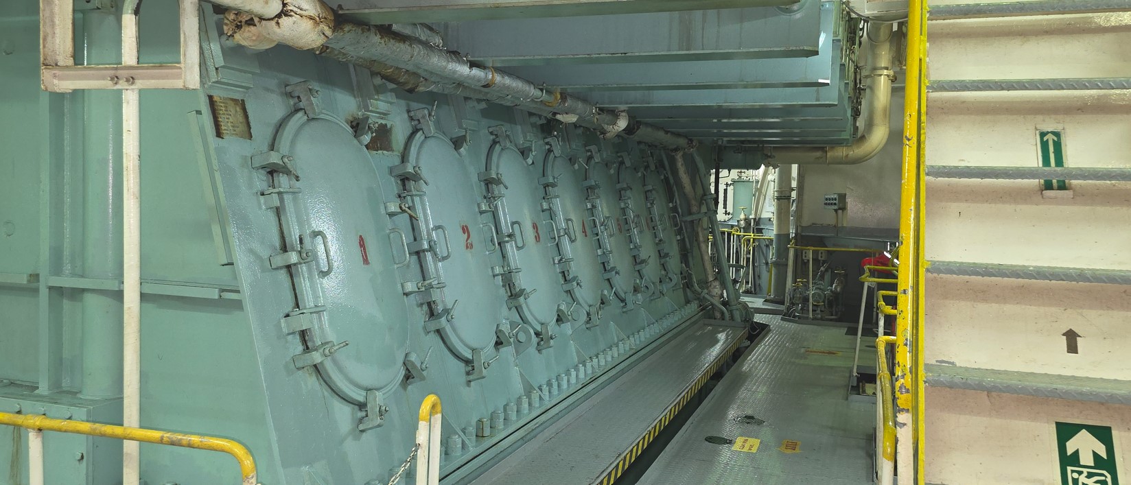 出售48400吨成品油船