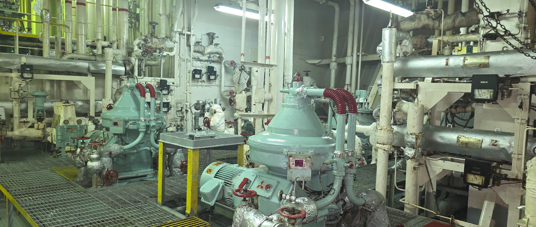 出售48400吨成品油船