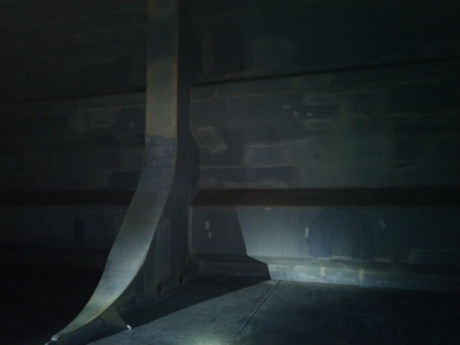 出售48400吨成品油船