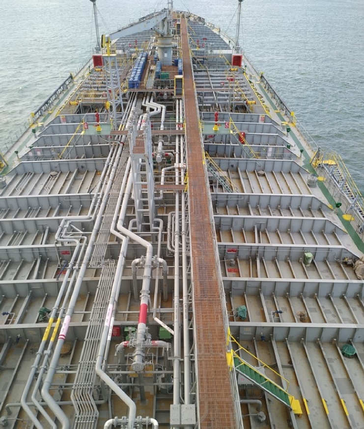 出售48400吨成品油船