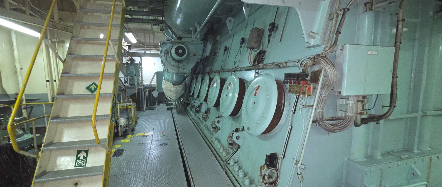 出售48400吨成品油船