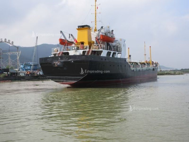 2200 T Product Oil Tanker For Sale