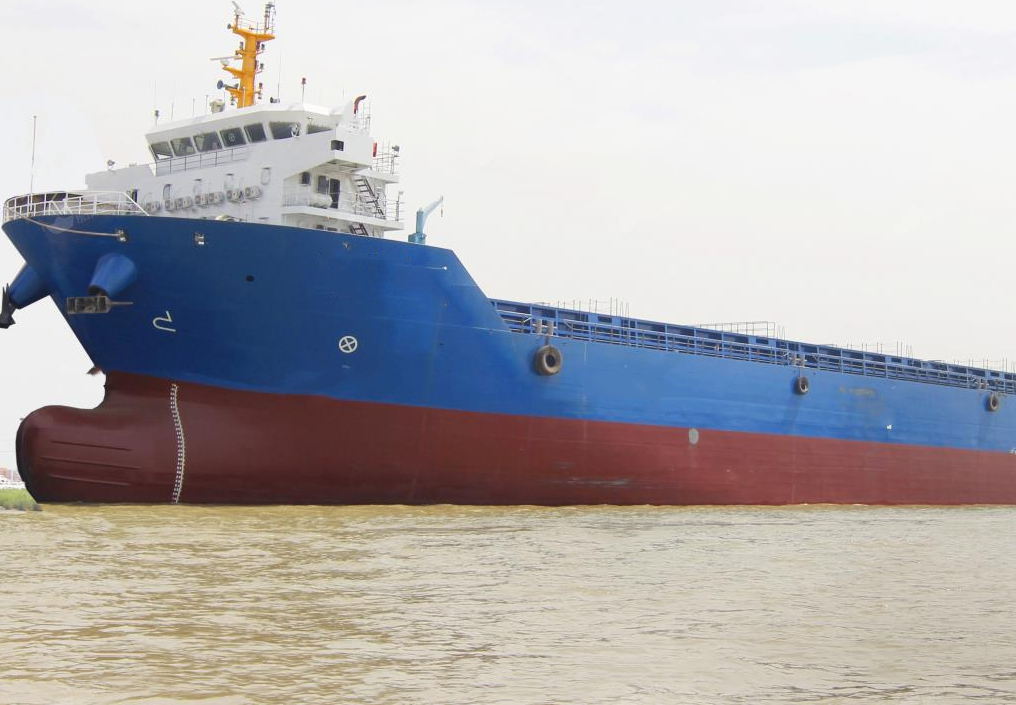 出售718箱集装箱船