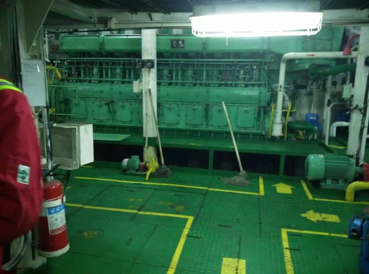 出售6000 马力平台供应船